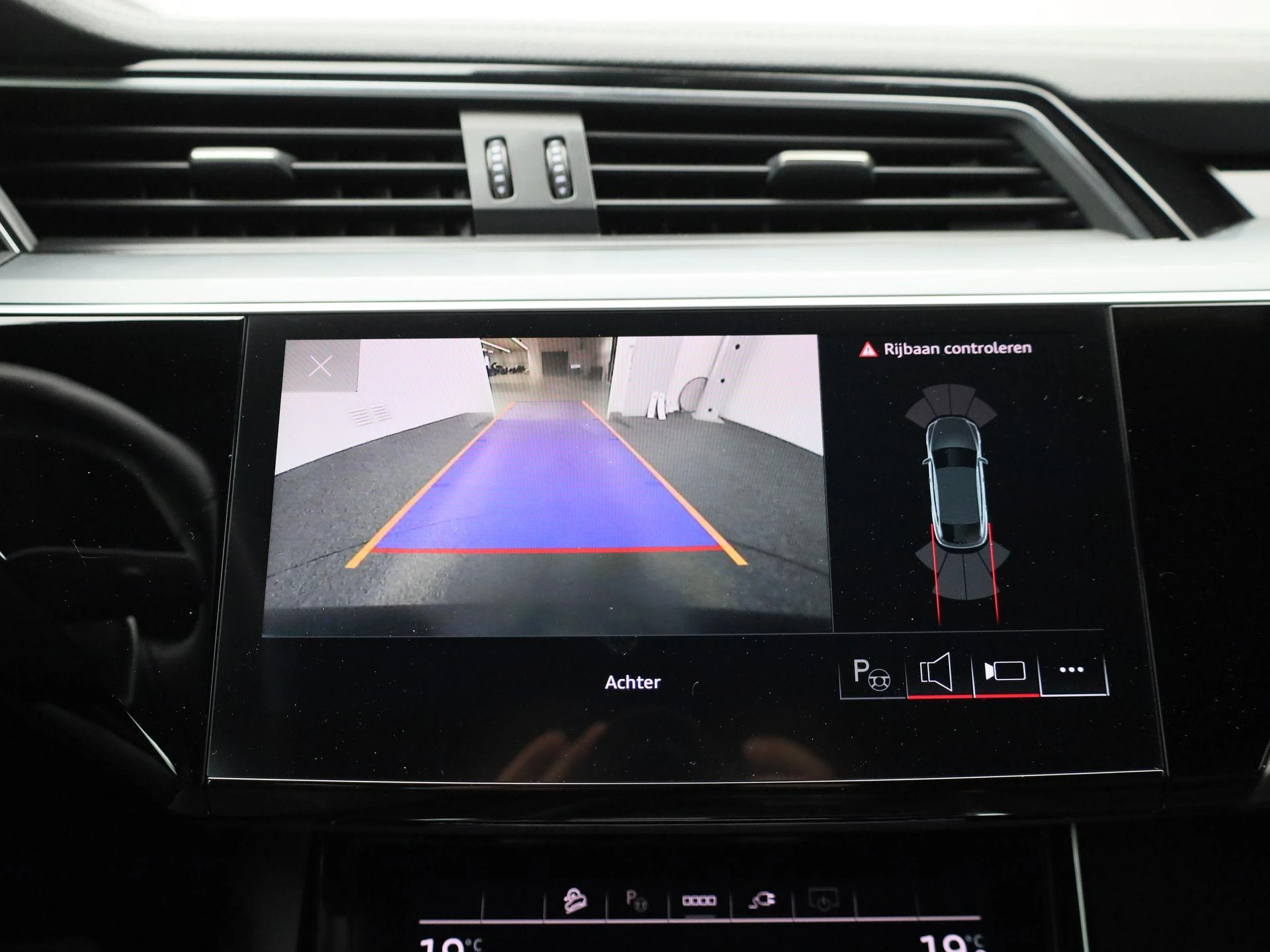 Audi-e-tron-image-33