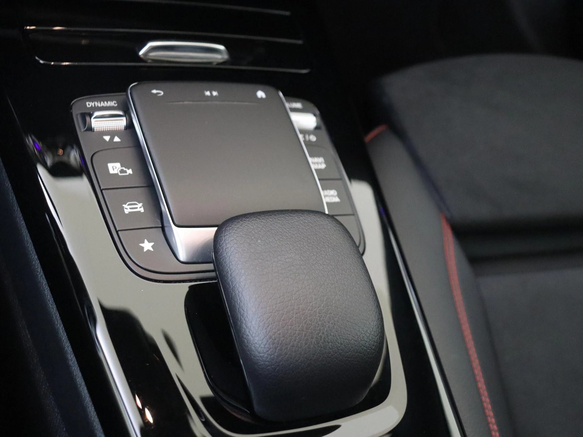 Mercedes-Benz-A-Klasse-image-16