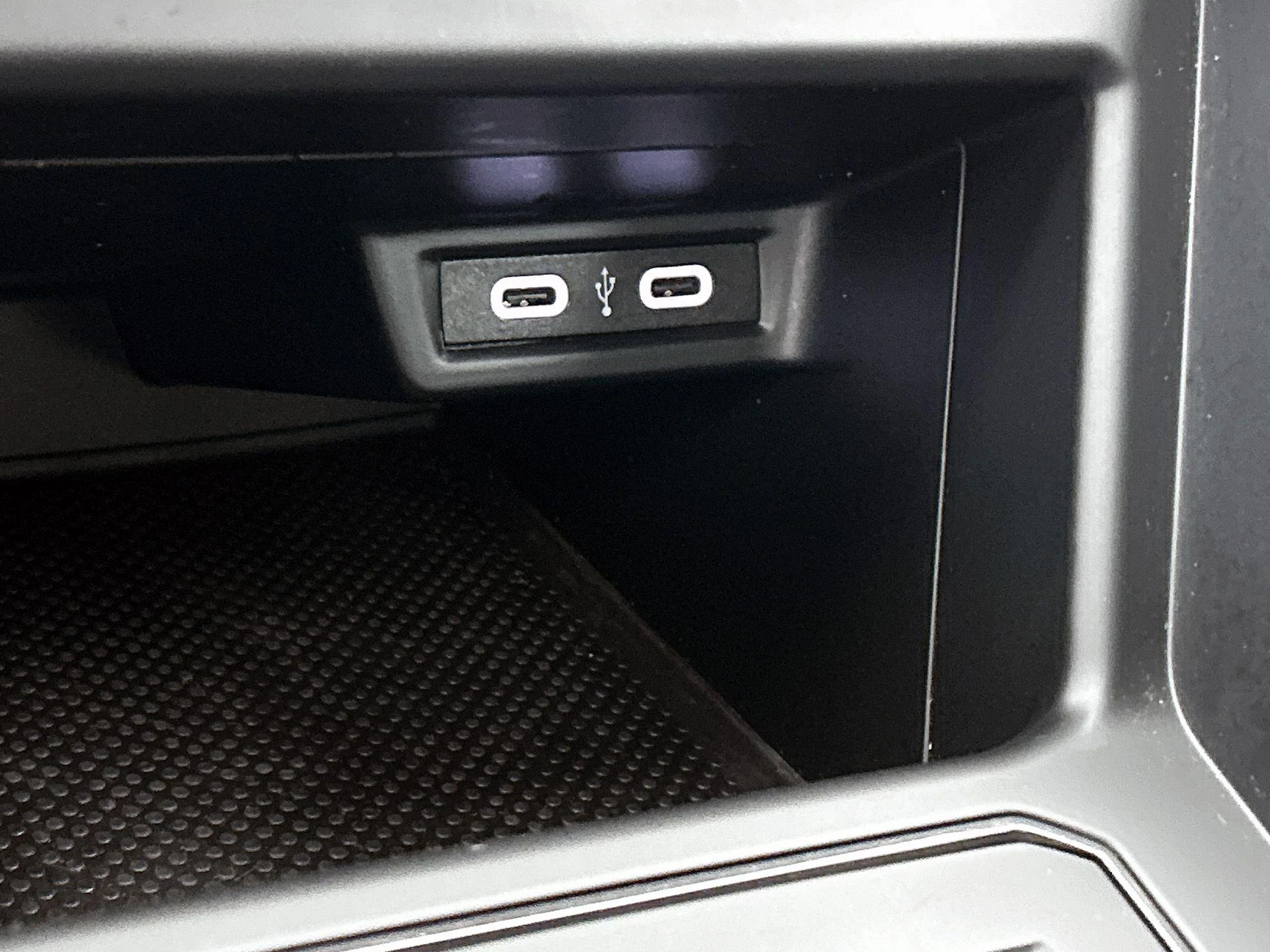 Volkswagen-Polo-image-29