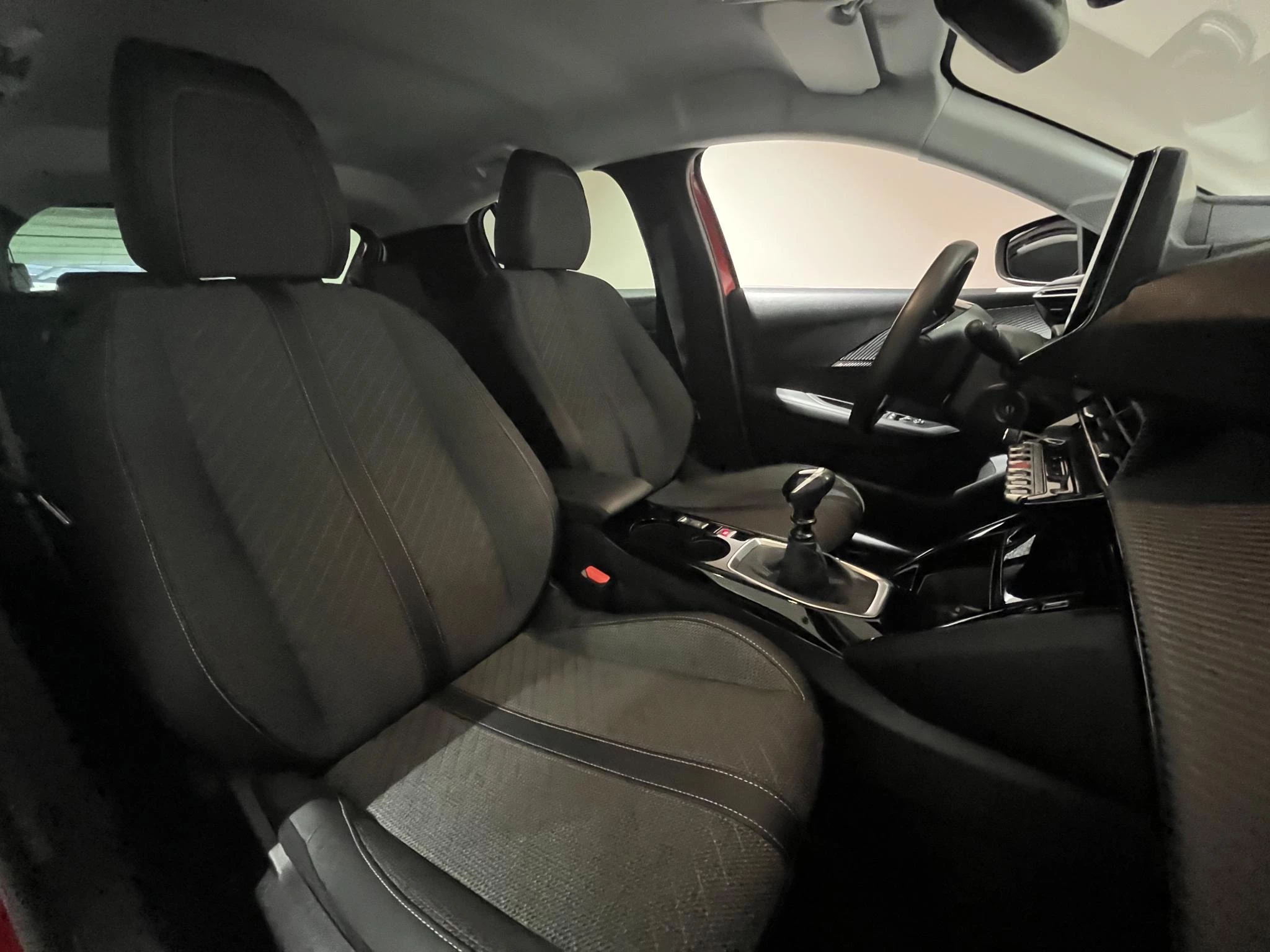 Peugeot-208-image-20