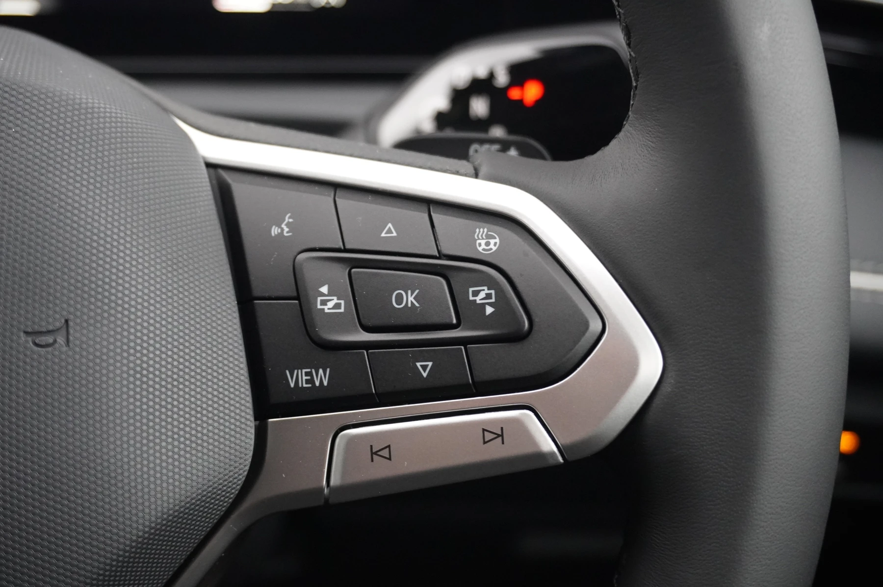 Volkswagen-Tiguan-image-30