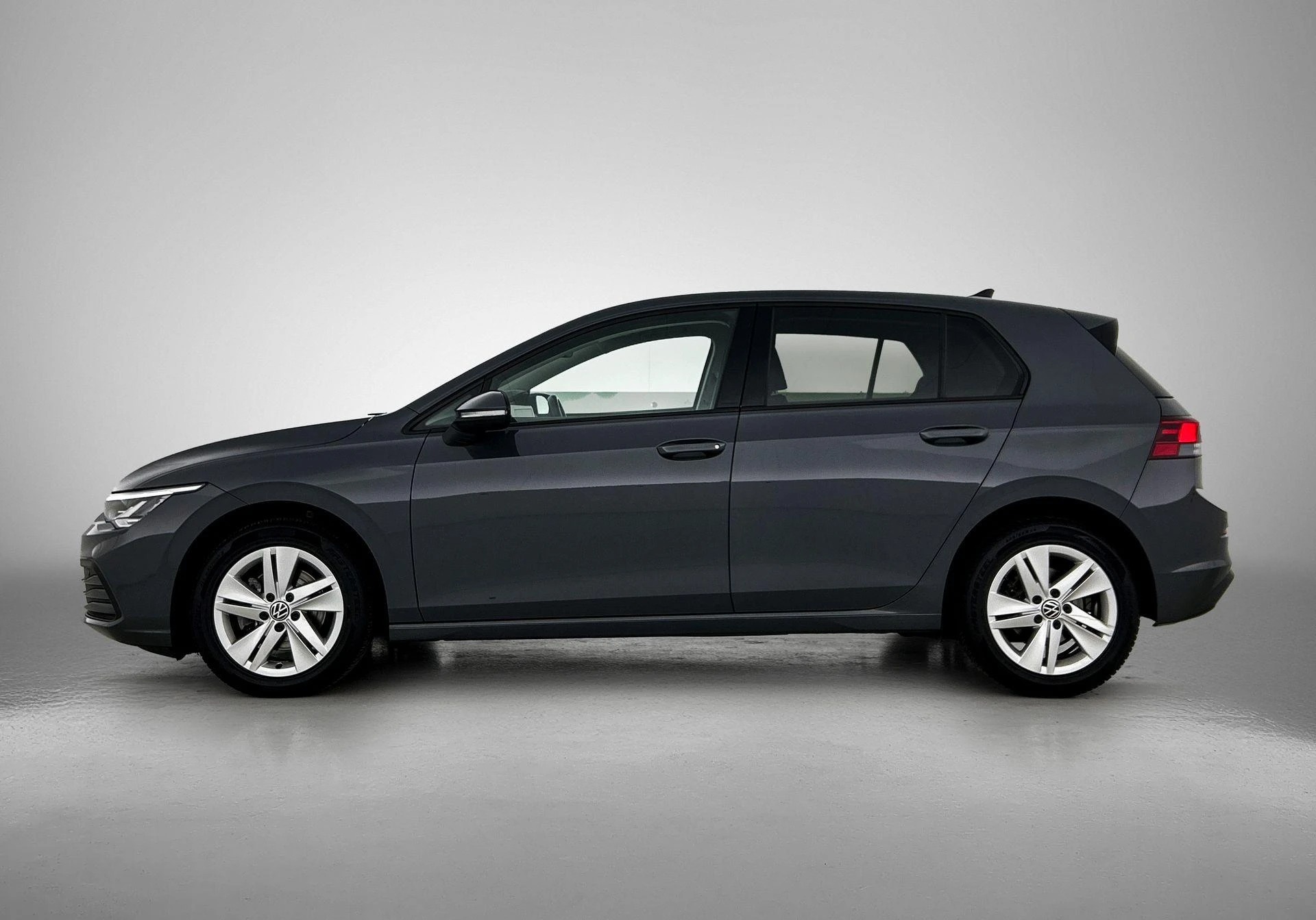 Volkswagen-Golf-image-3