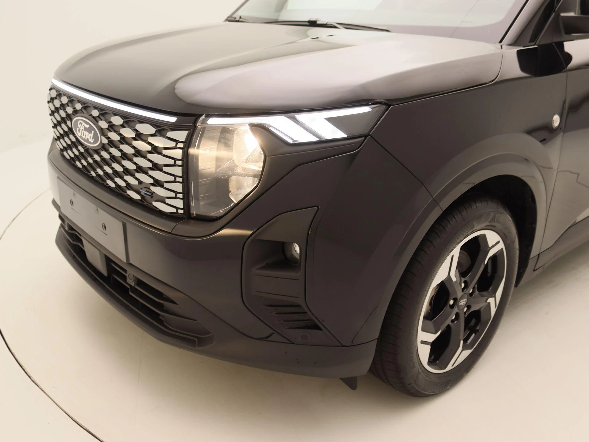 Ford-E-Transit Courier-image-13