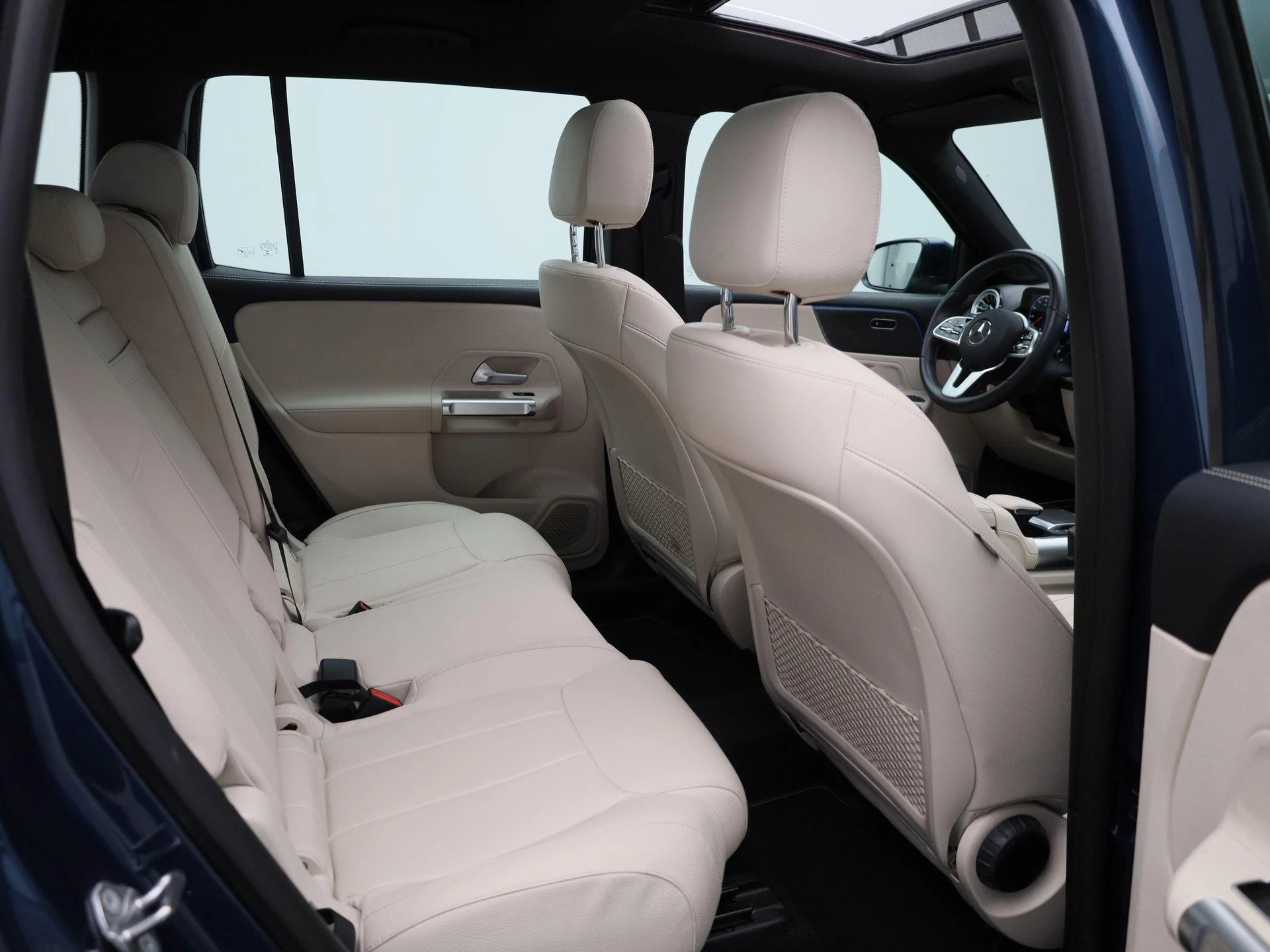Mercedes-Benz GLB 200 LUXURY LINE + LEDER + PANO + 7-ZIT + CARPLAY +