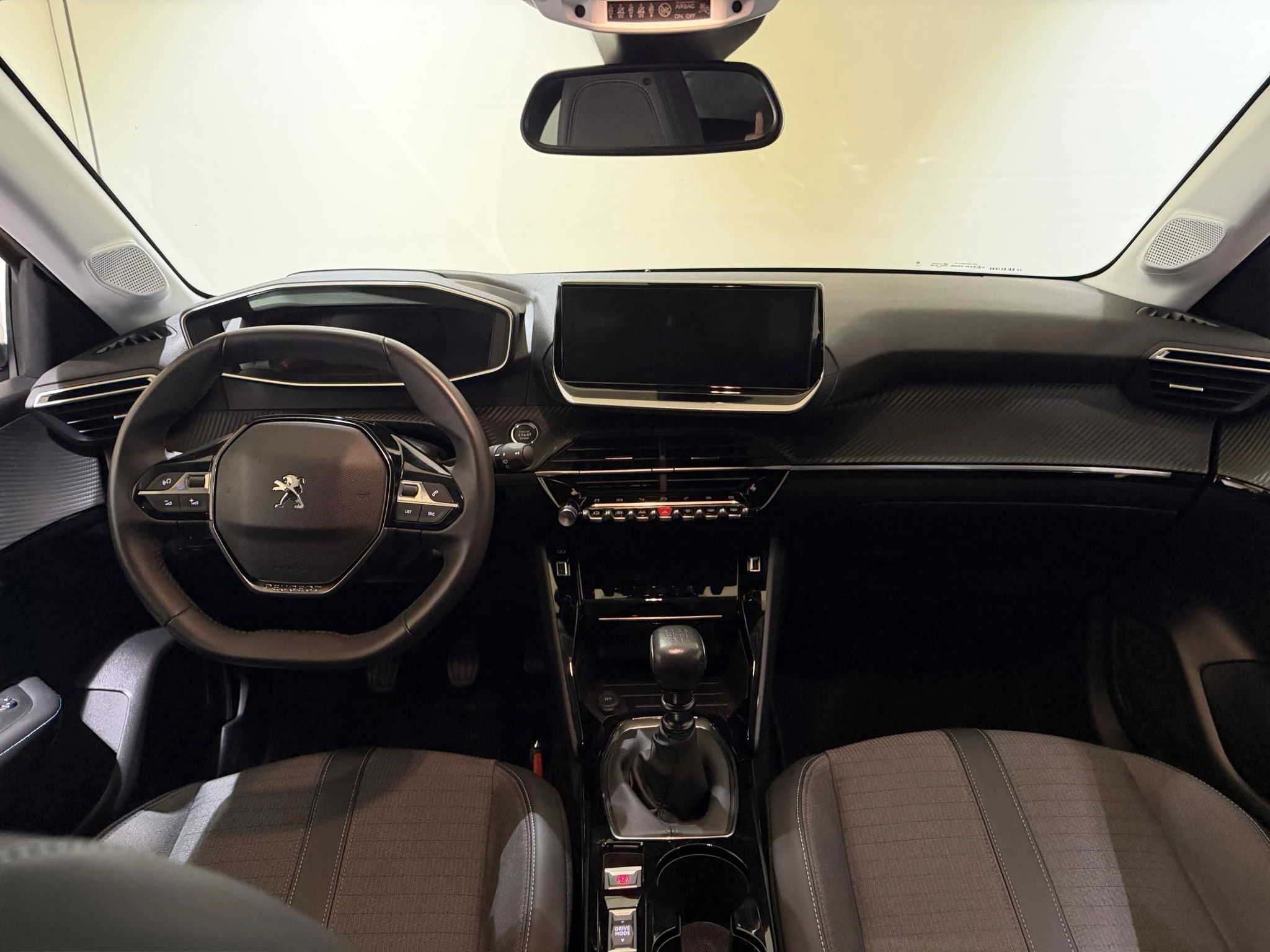 Peugeot-208-image-18