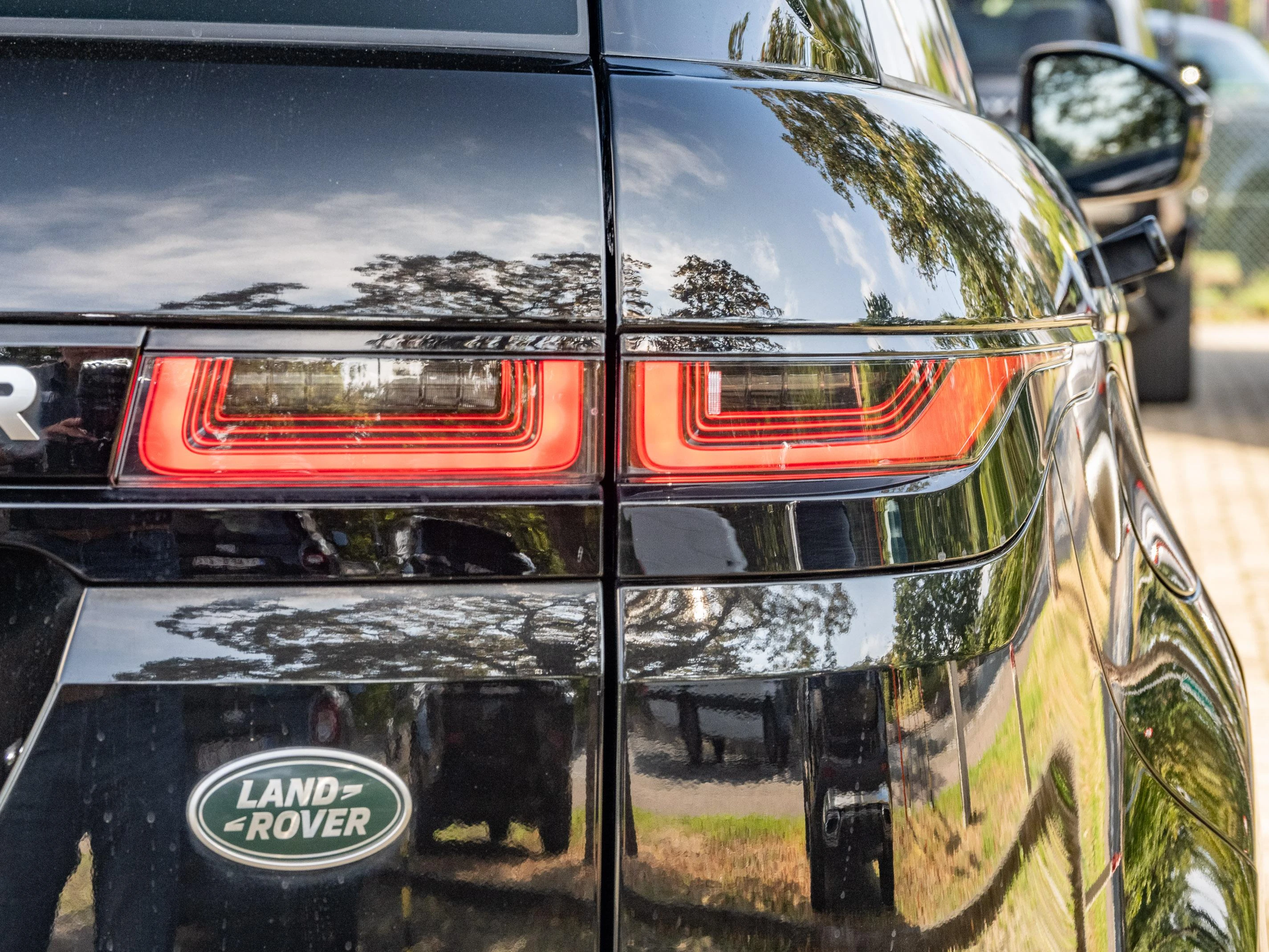 Land Rover-Range Rover Evoque-image-22