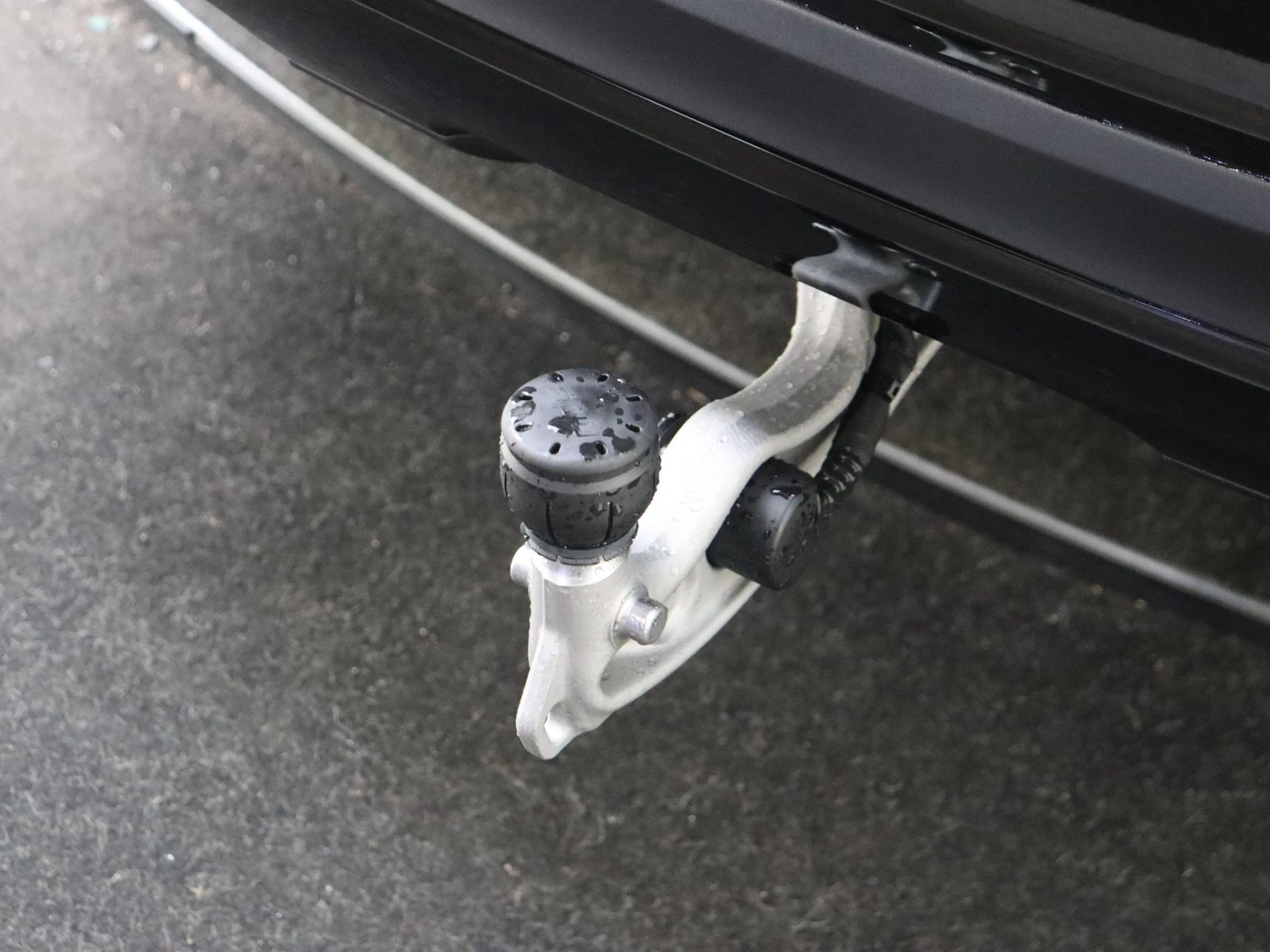 Mercedes-Benz-GLS-image-33