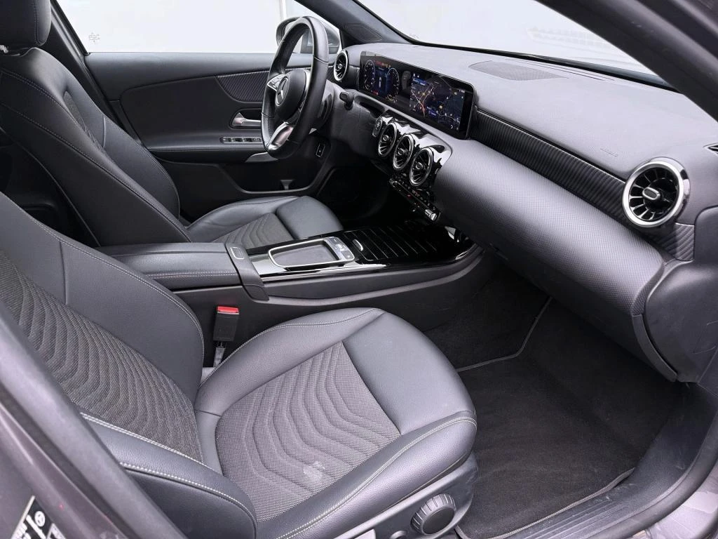 Mercedes-Benz-A-Klasse-image-8