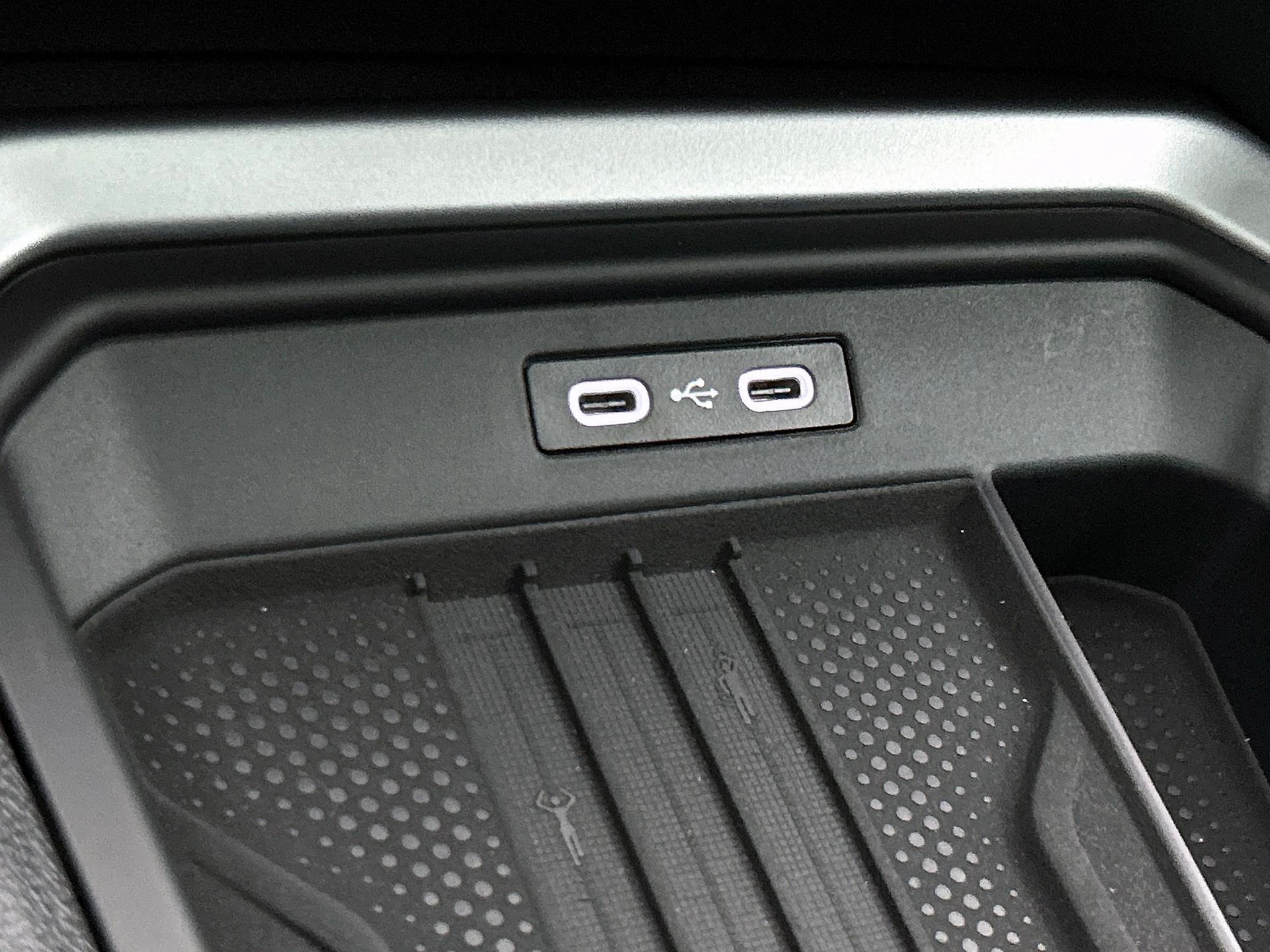 Volkswagen-T-Roc-image-41