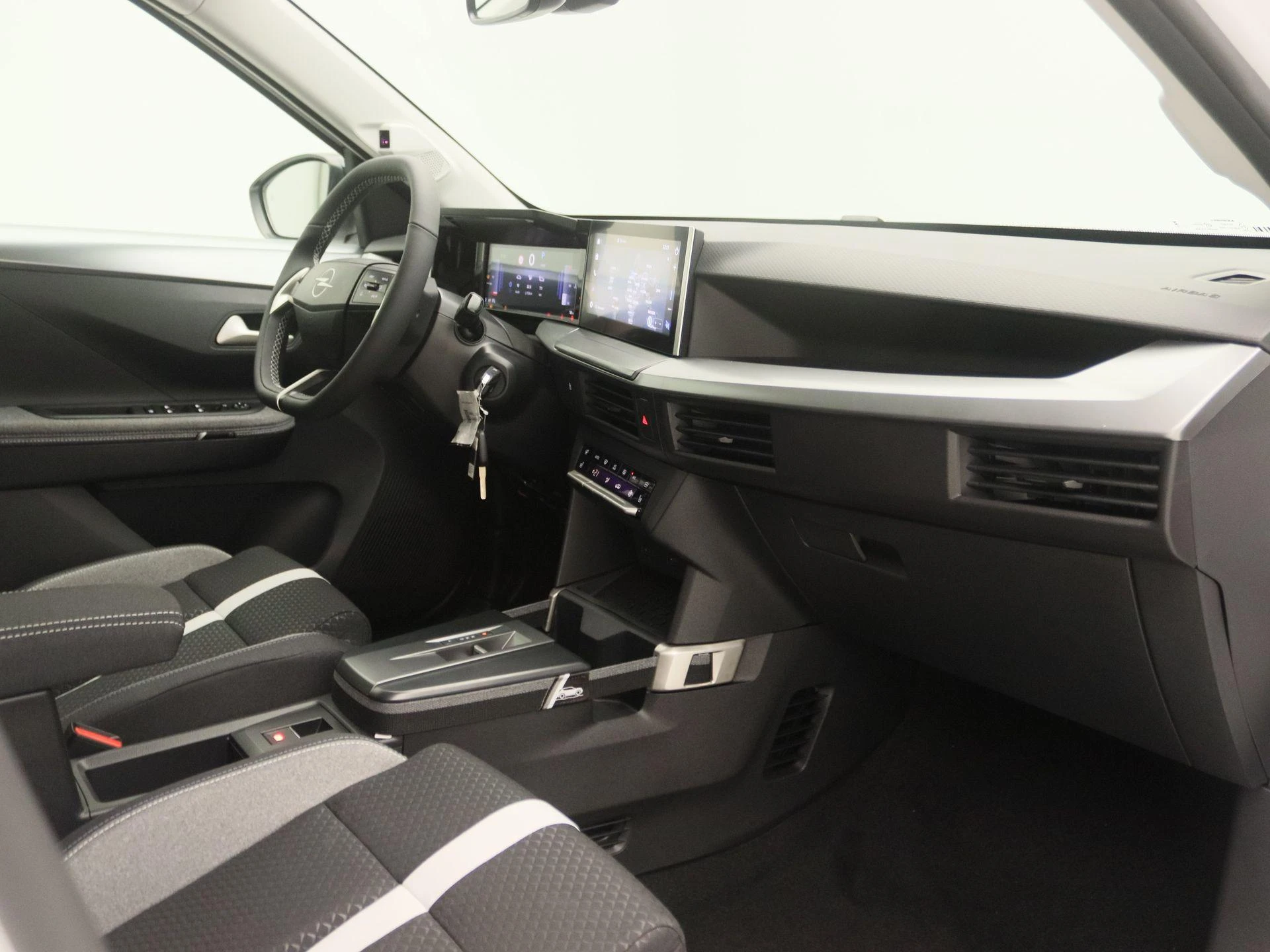 Opel-Frontera-image-21