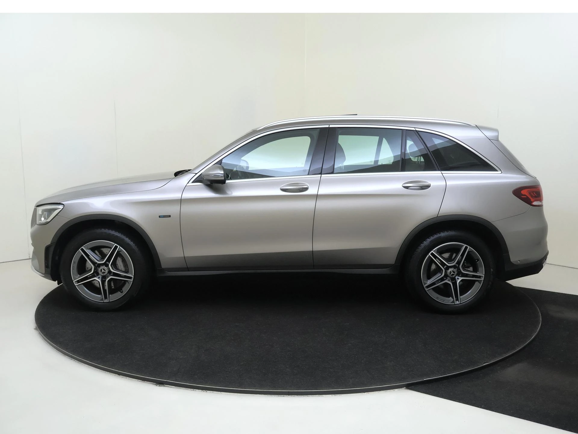 Mercedes-Benz GLC 300e 4MATIC Premium Plus