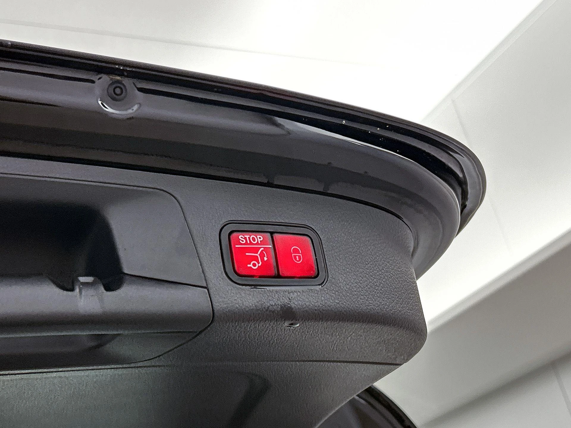 Mercedes-Benz-GLA-image-24
