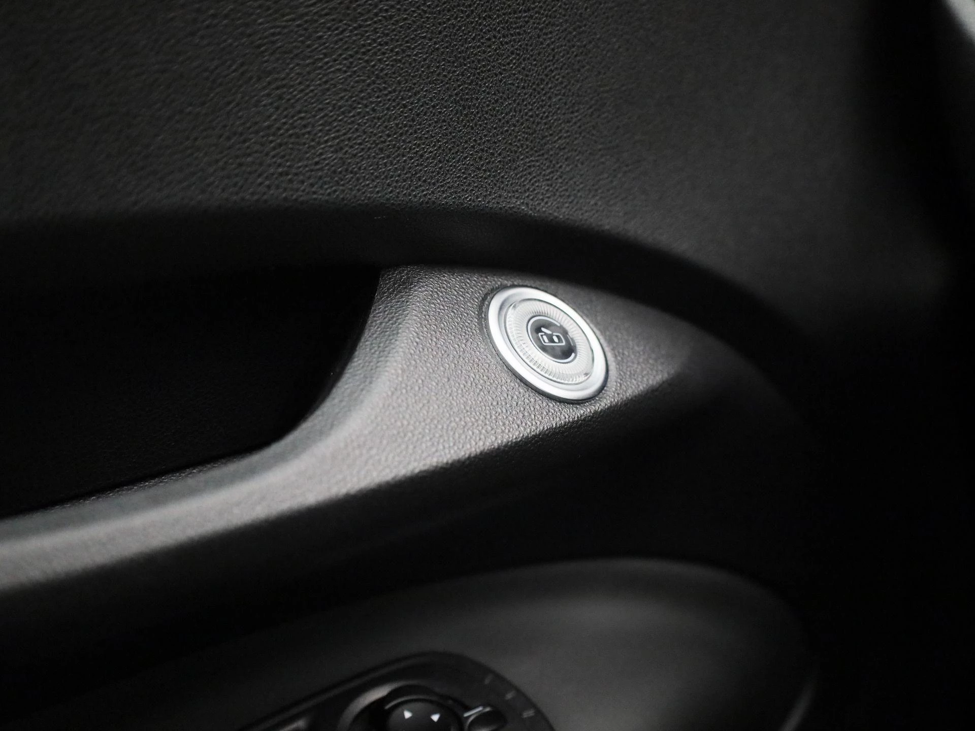 Abarth-500e-image-23