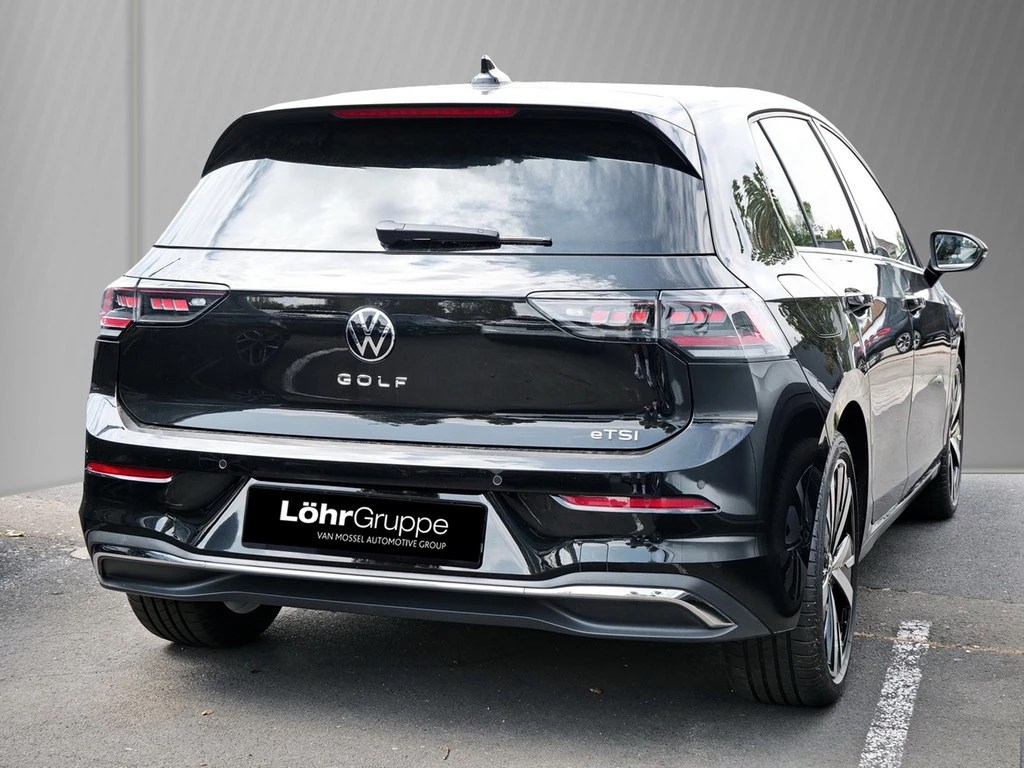 Volkswagen Golf VIII Lim. 1.5 eTSI Style *MATRIX*AHK*ACC*360°*NAVI*