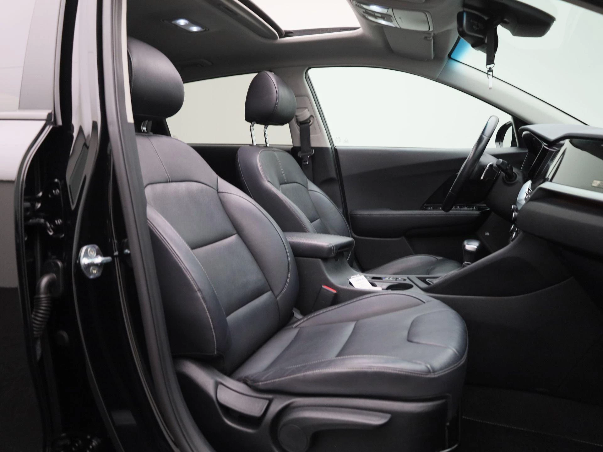 Kia-Niro-image-35