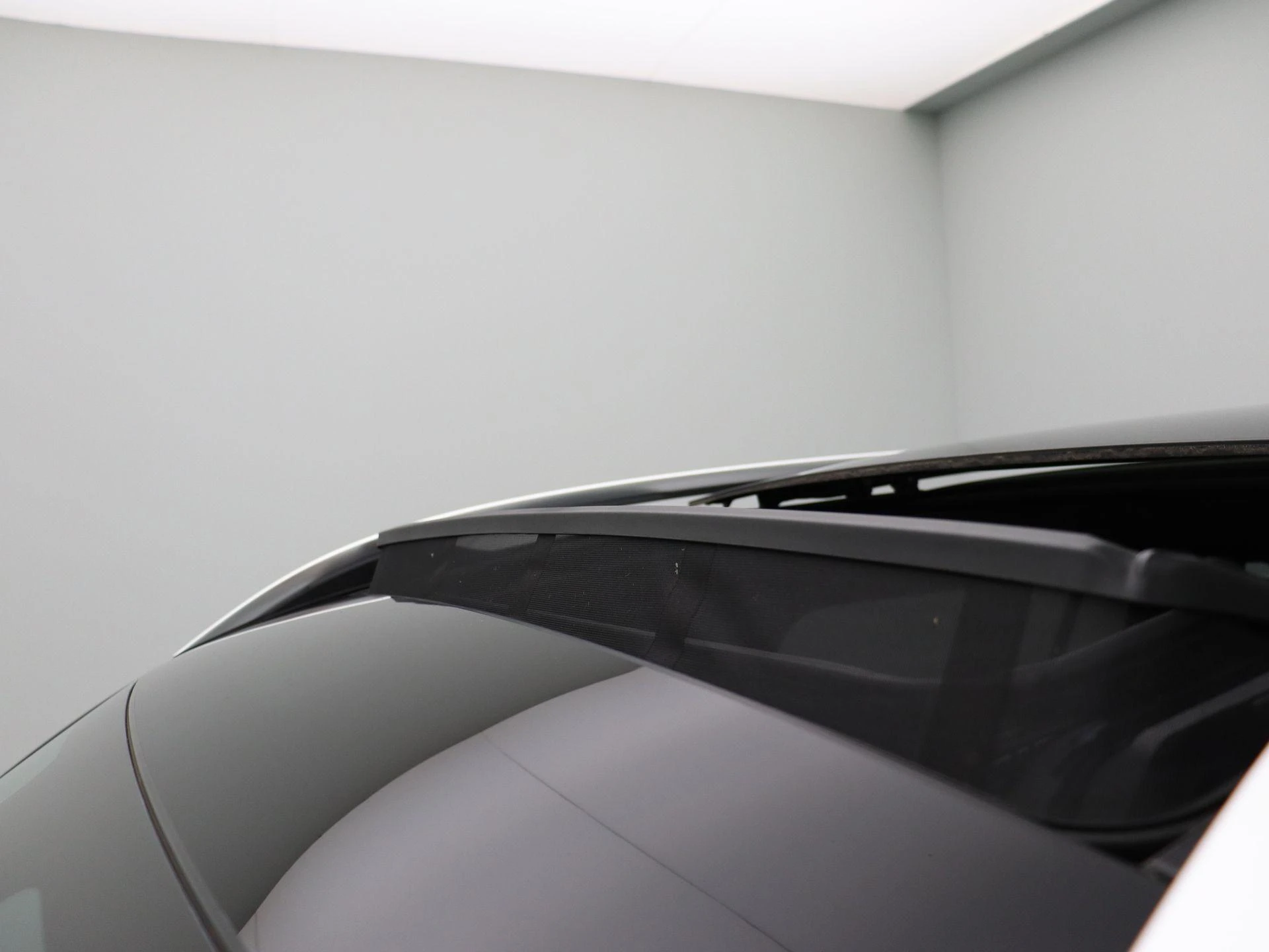 Mercedes-Benz-EQB-image-13
