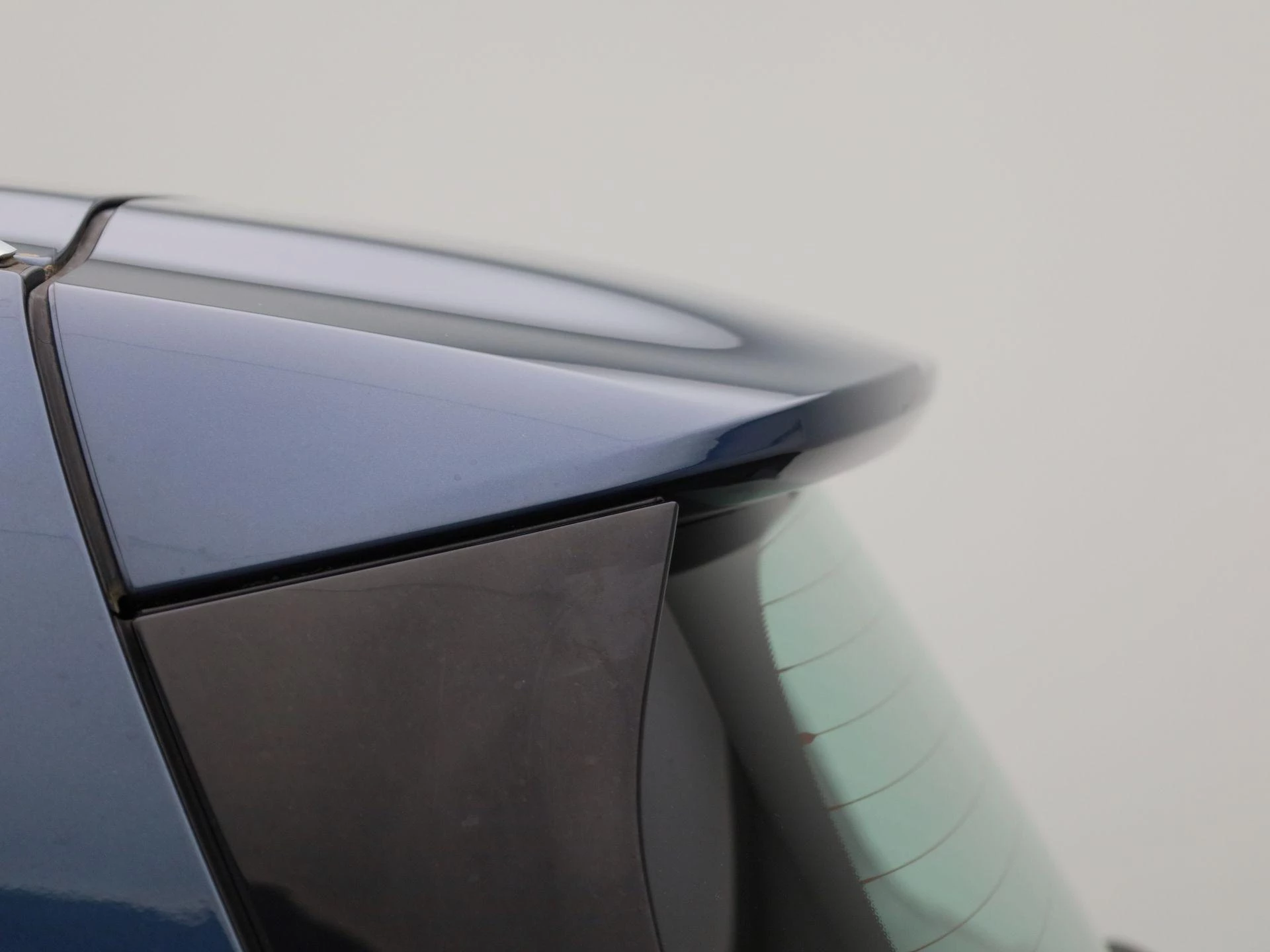 Mercedes-Benz GLB 200 LUXURY LINE + LEDER + PANO + 7-ZIT + CARPLAY +
