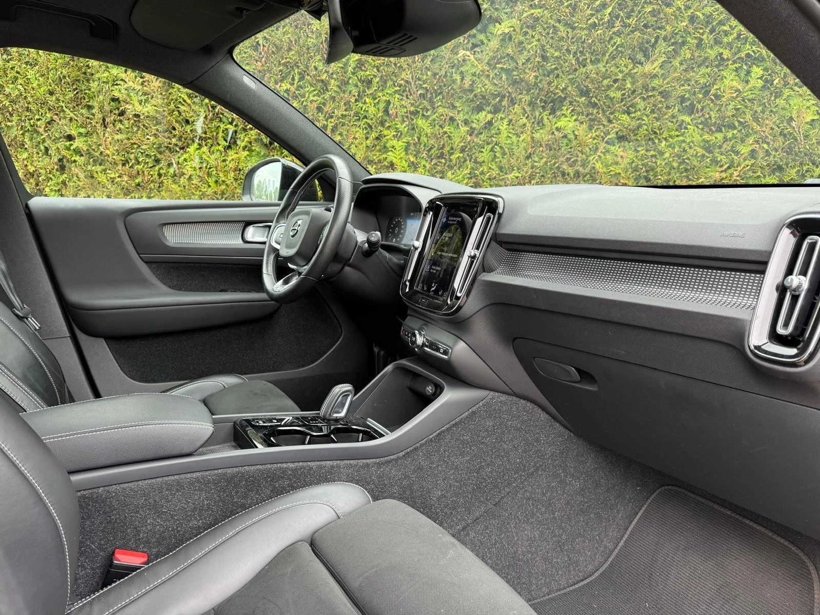 Volvo-XC40-image-2