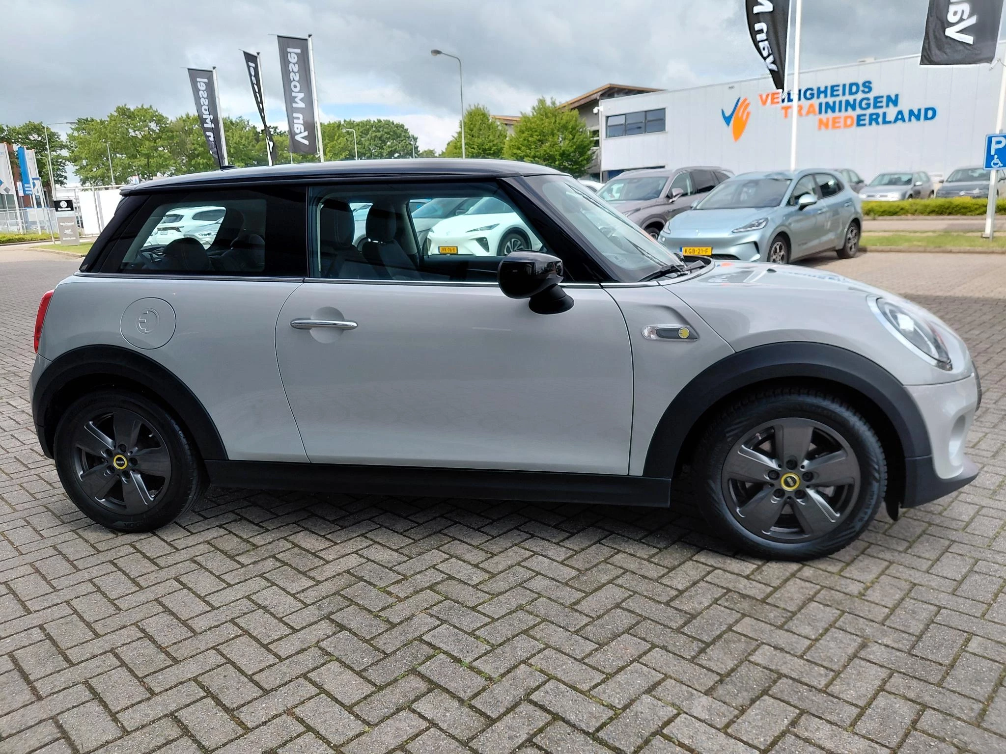 MINI-Electric-image-7