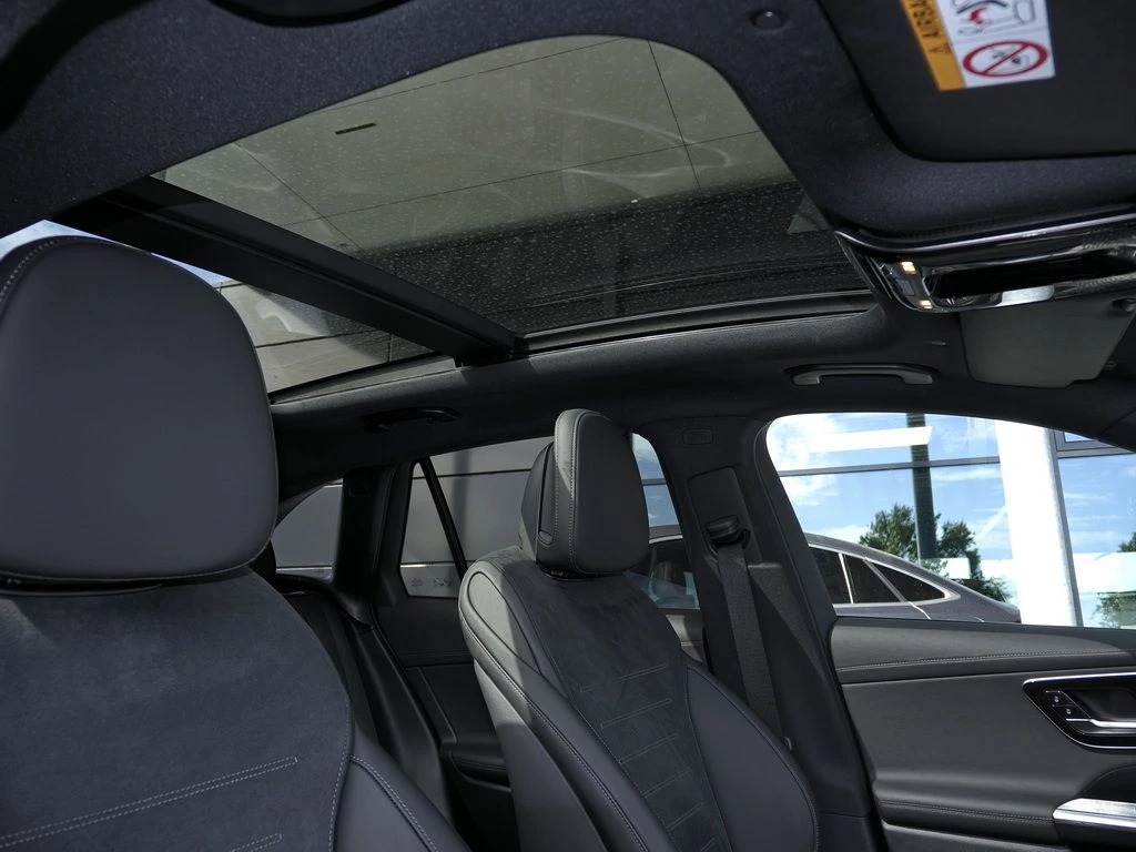 Mercedes-Benz-GLC 220 d-image-13