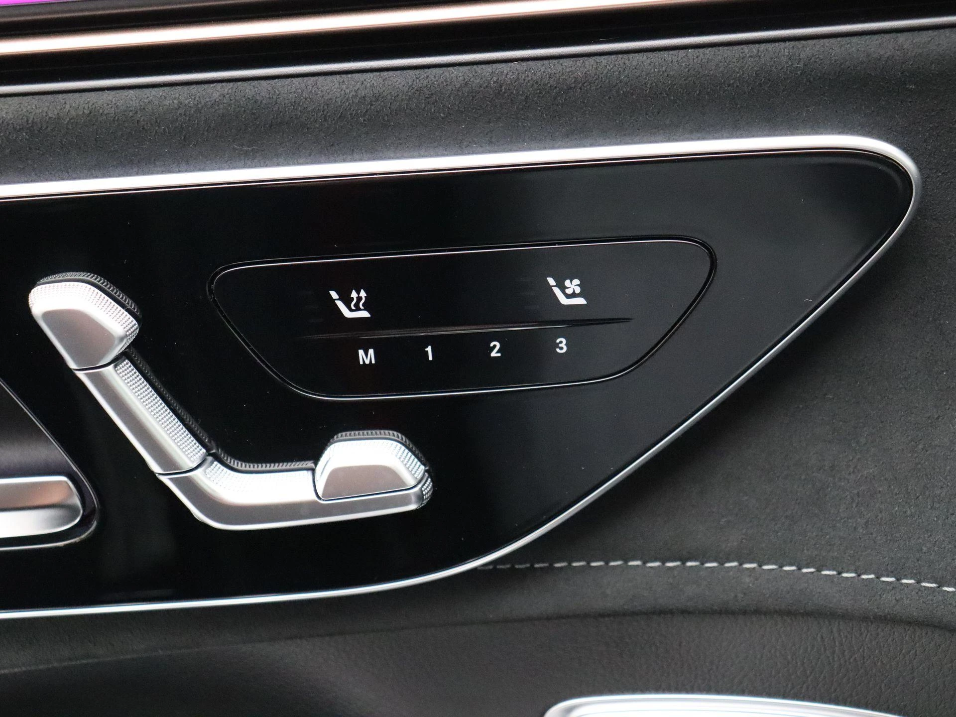 Mercedes-Benz-EQE-image-30