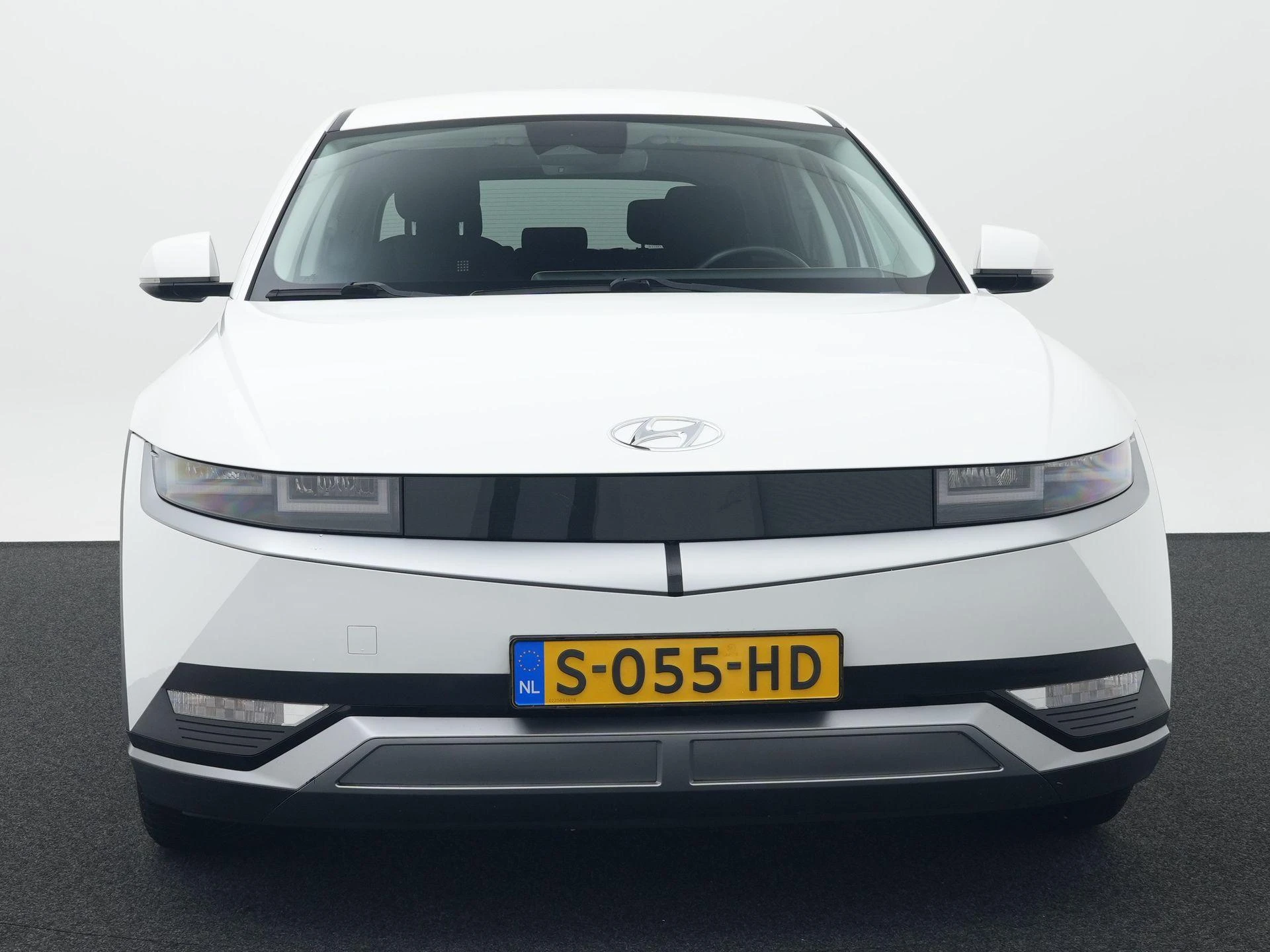 Hyundai-IONIQ 5-image-3