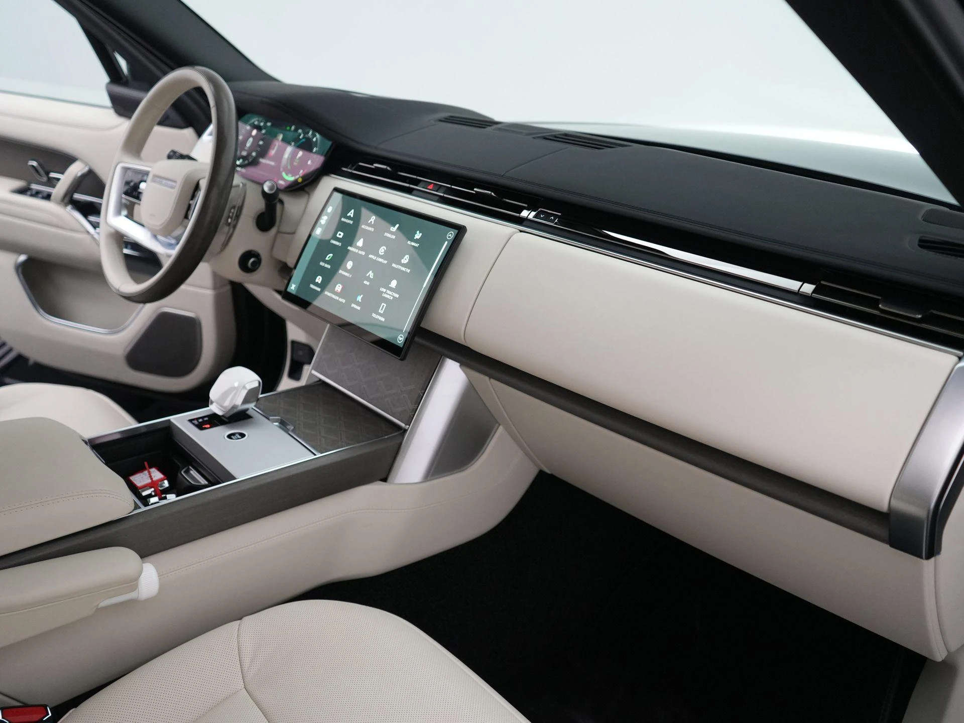 Land Rover-Range Rover-image-64
