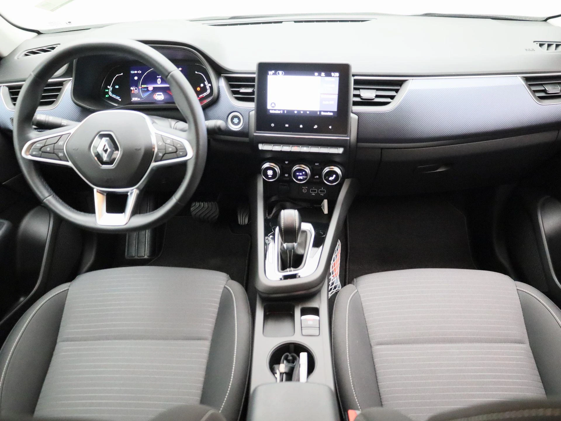 Renault-Arkana-image-7