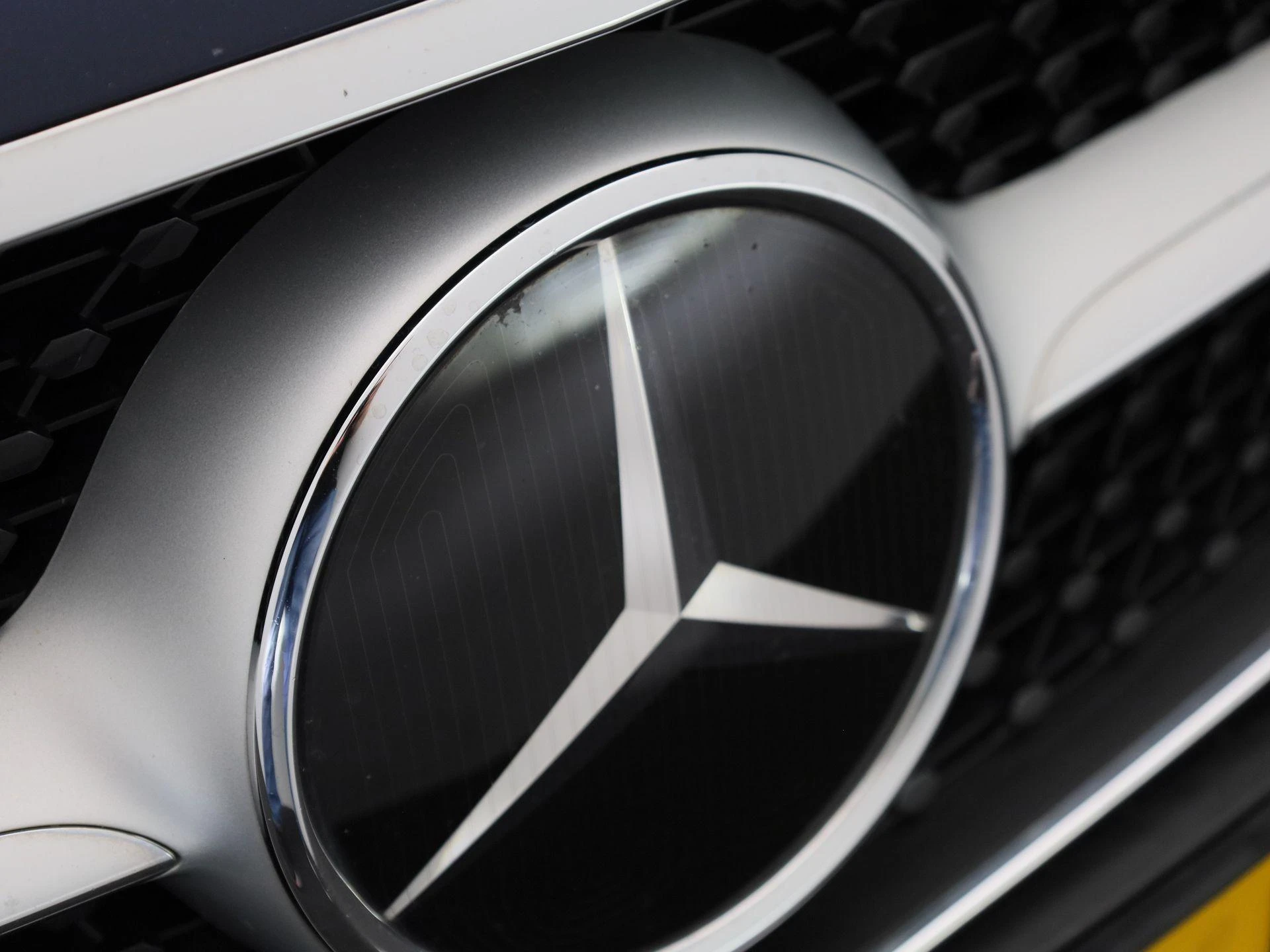 Mercedes-Benz-E-Klasse-image-47