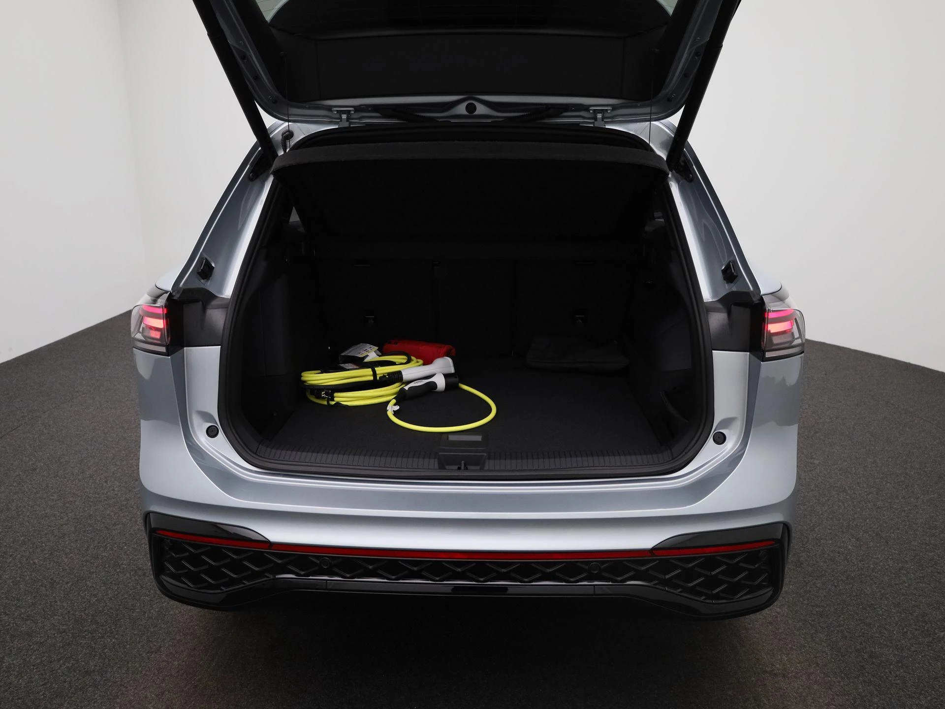 Volkswagen-Tiguan-image-10