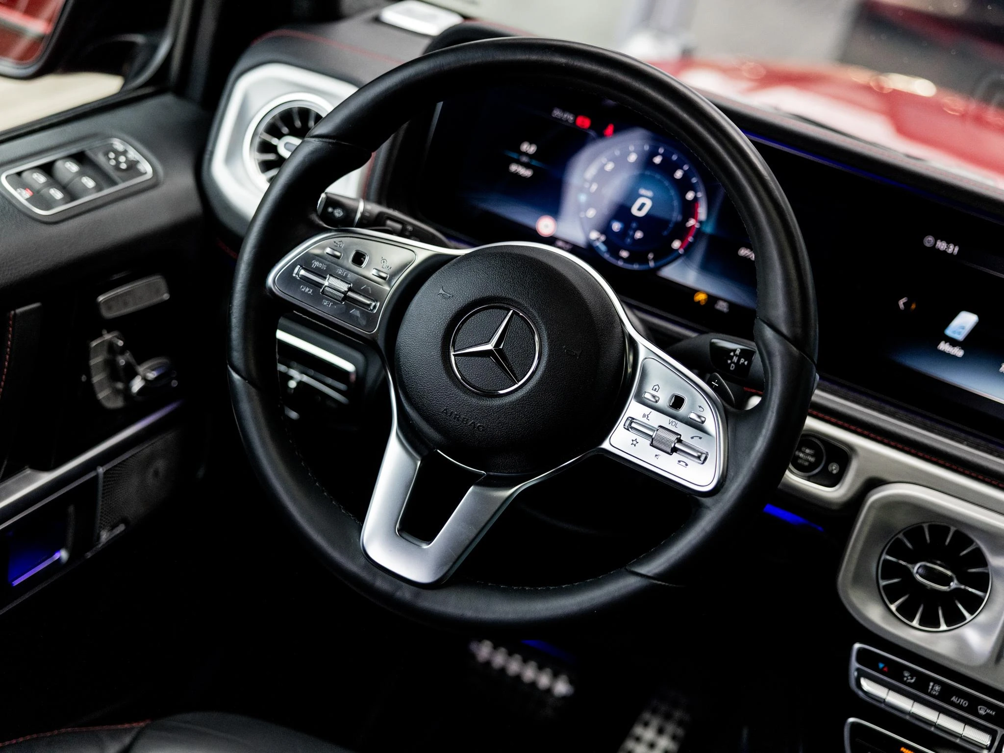 Mercedes-Benz-G-Klasse-image-17