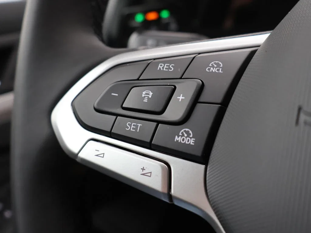 Volkswagen-Golf-image-17