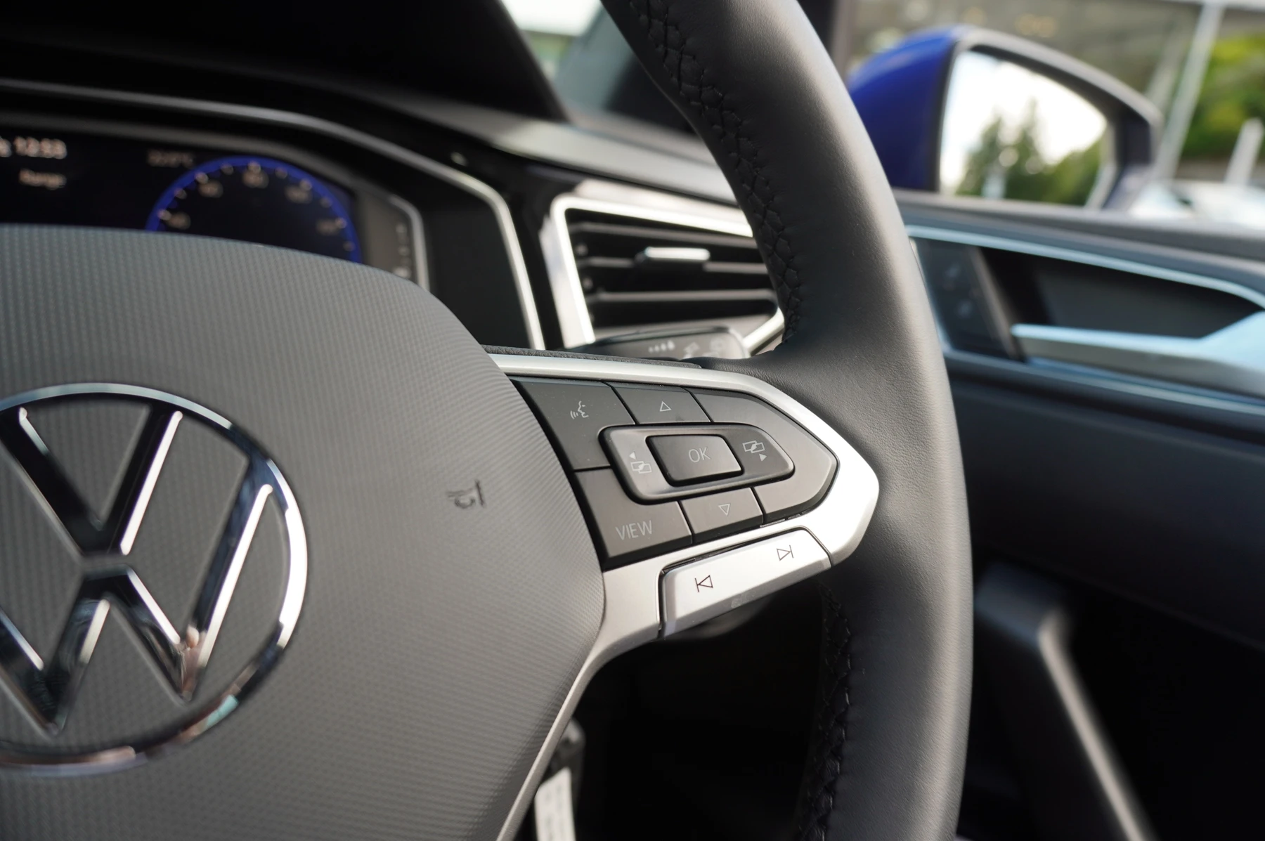 Volkswagen-Polo-image-25