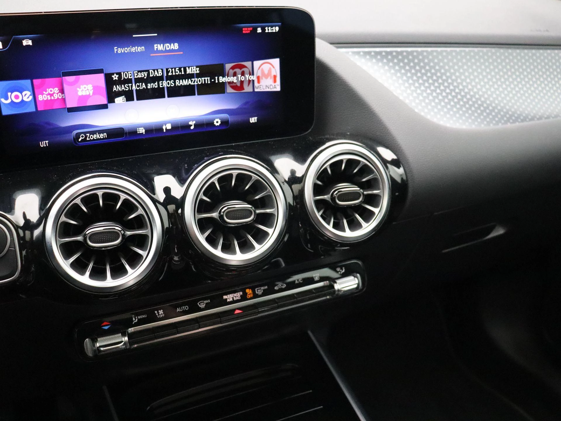 Mercedes-Benz-EQA-image-11