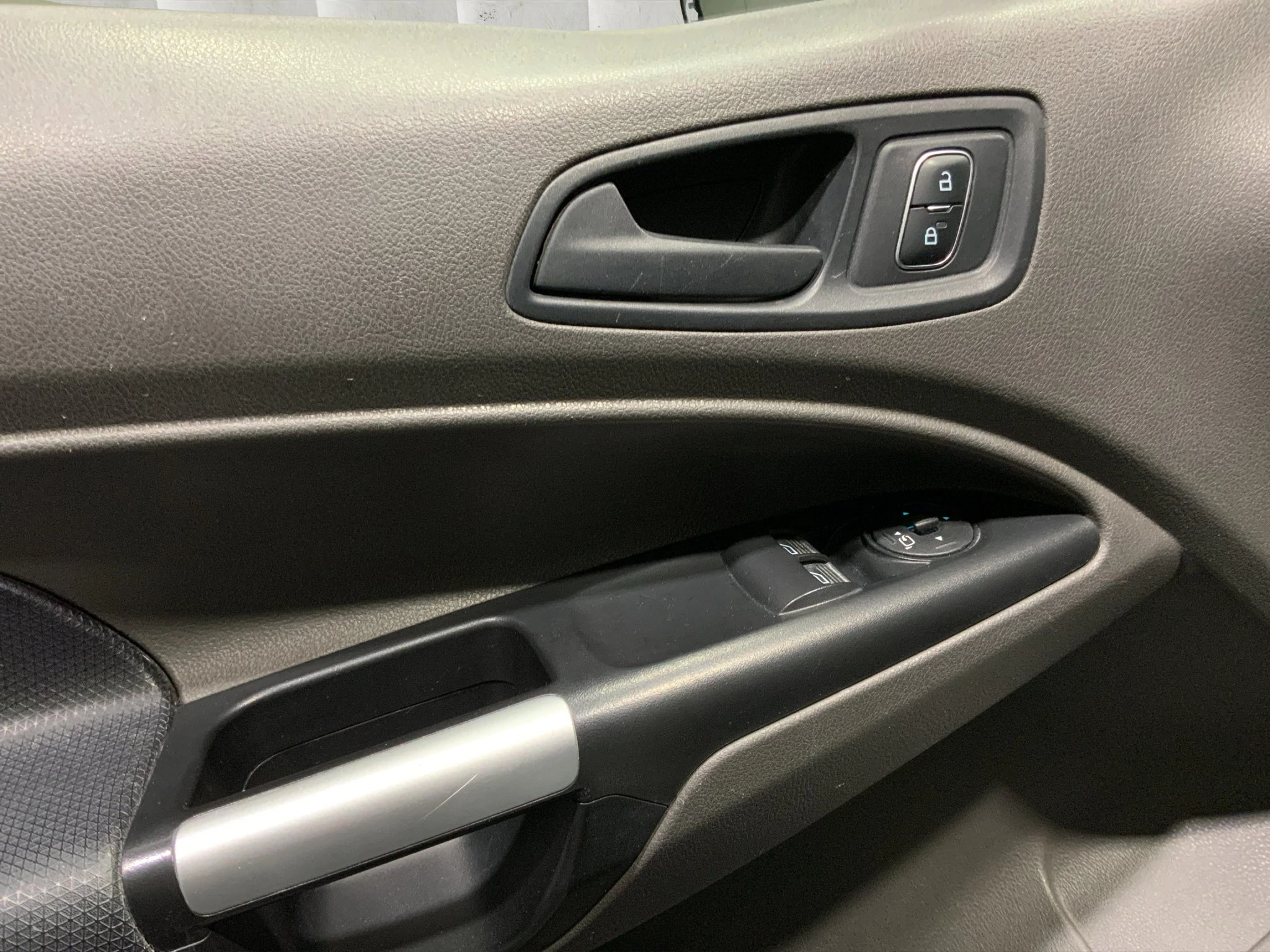 Ford-Transit Connect-image-13