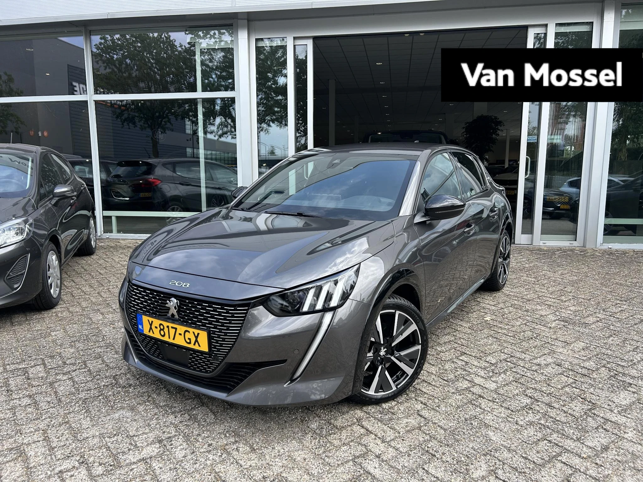 Peugeot-208-image-0