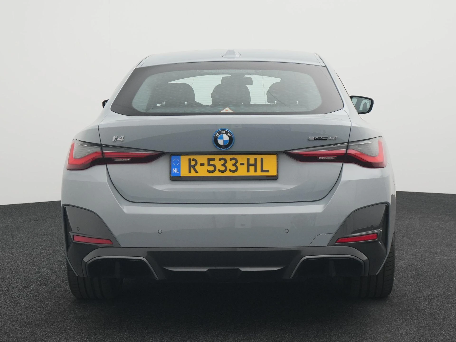 BMW-i4-image-4