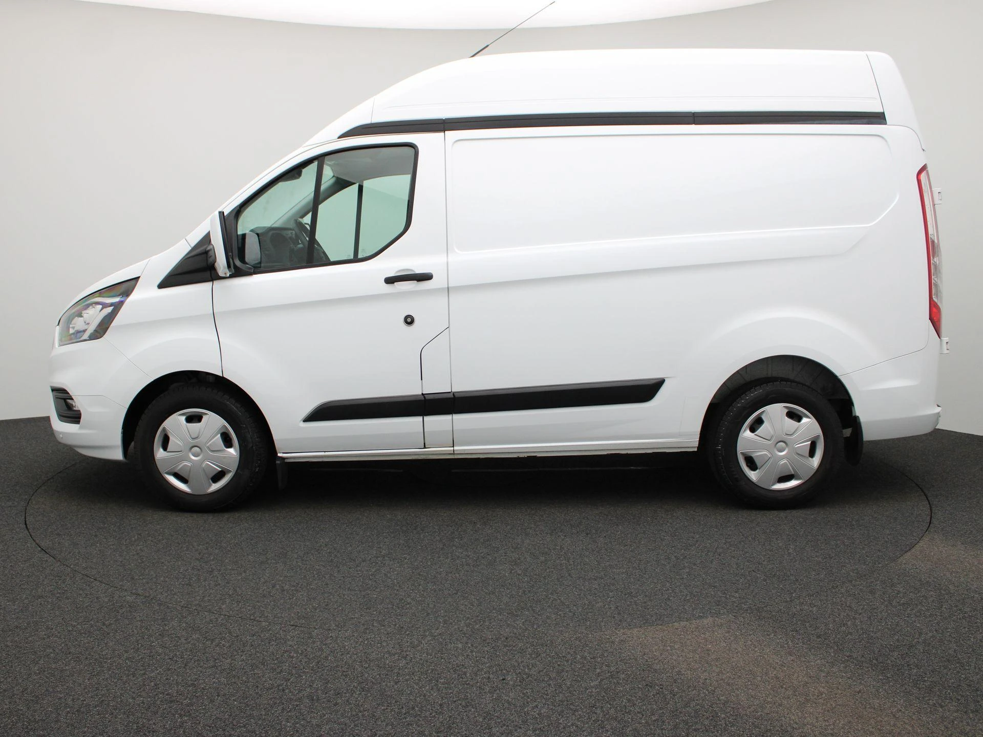 Ford-Transit Custom-image-3