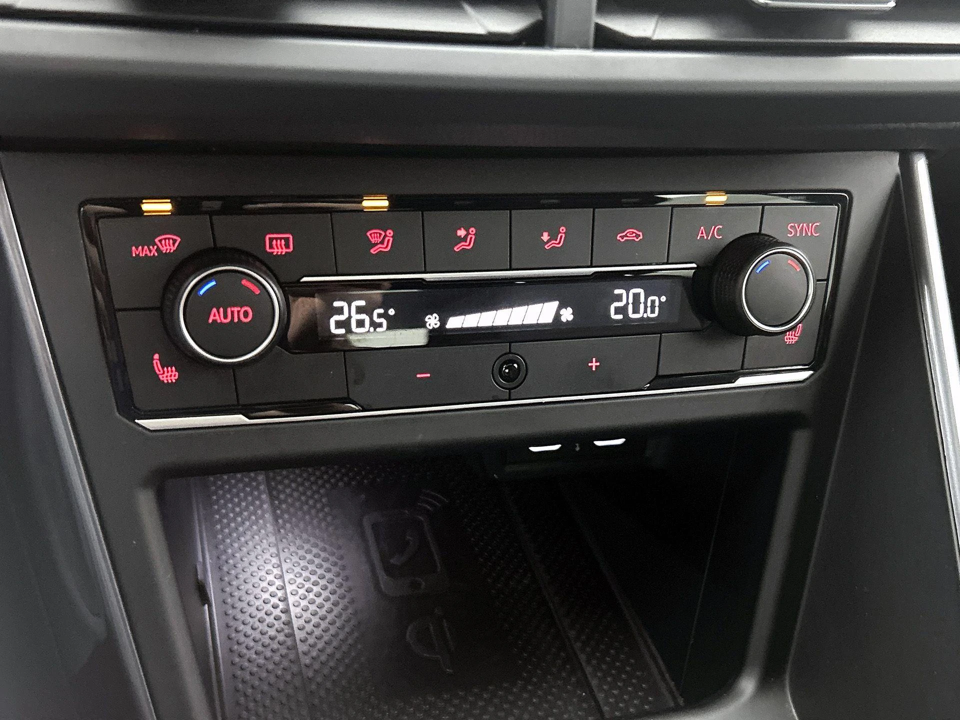 Volkswagen-Polo-image-17
