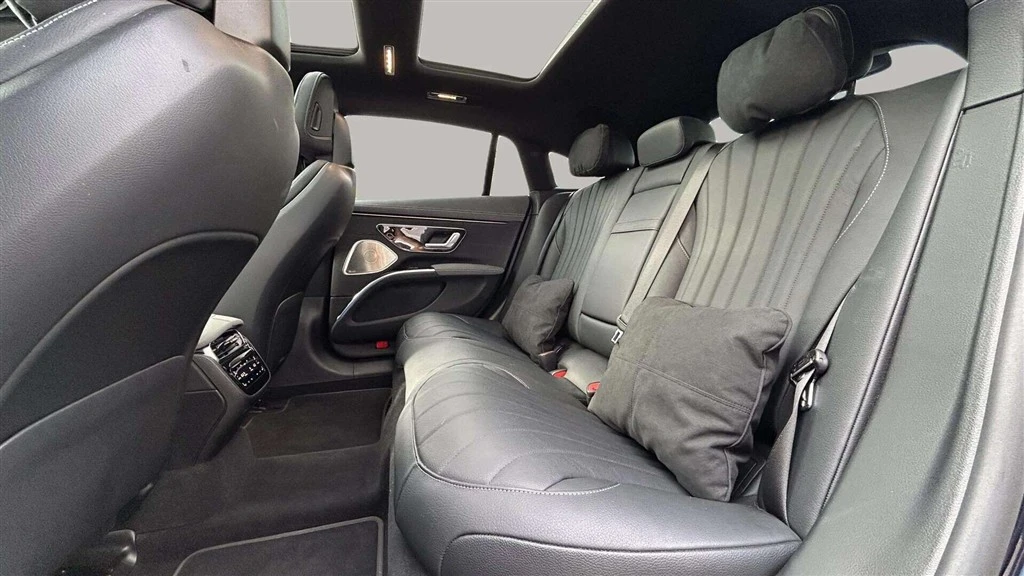 Mercedes-Benz-EQS-image-26
