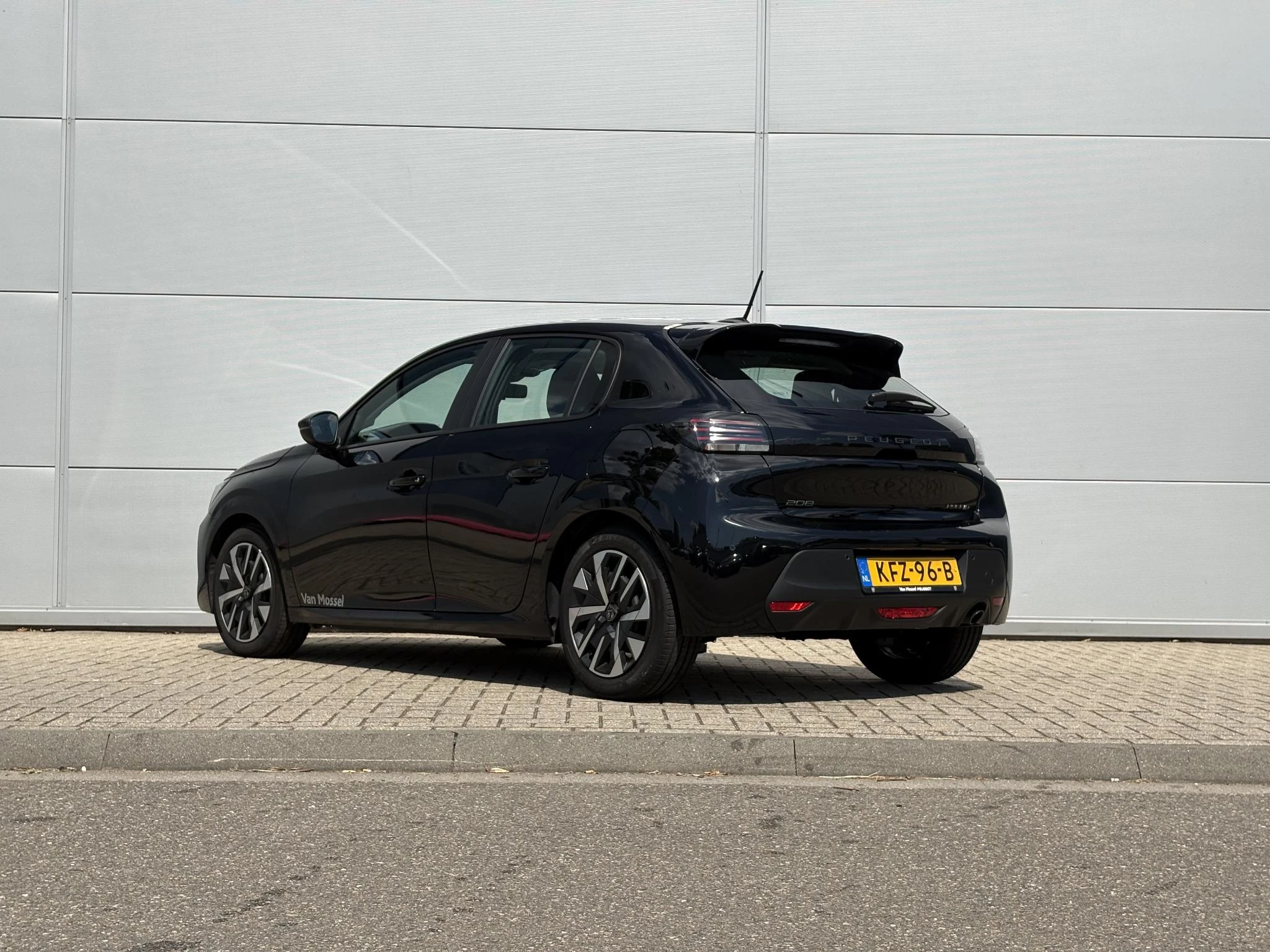 Peugeot-208-image-3