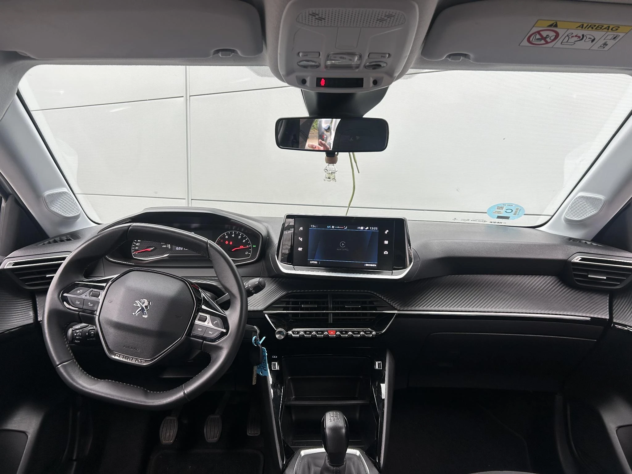 Peugeot-208-image-10