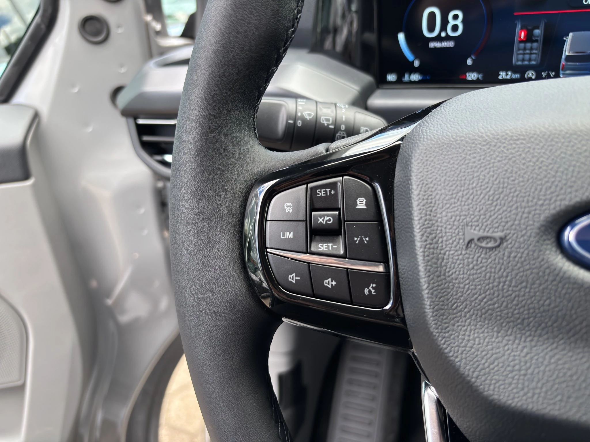 Ford Tourneo Custom Titanium 2.0 EcoBlue 125kW 320 L1 Auto FWD Van. 4-türig