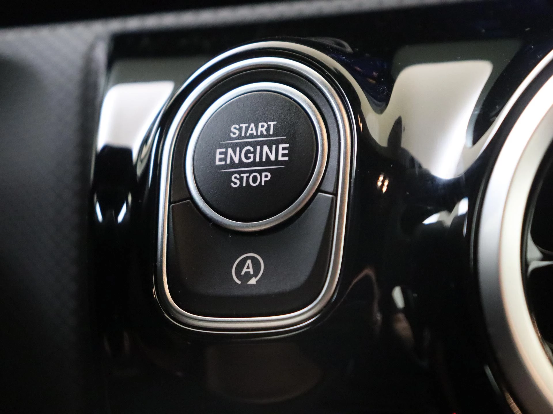 Mercedes-Benz-A-Klasse-image-20