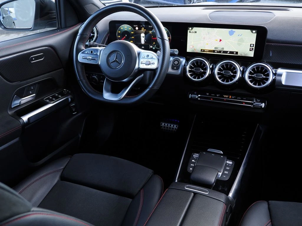 Mercedes-Benz-GLB 220 d-image-9