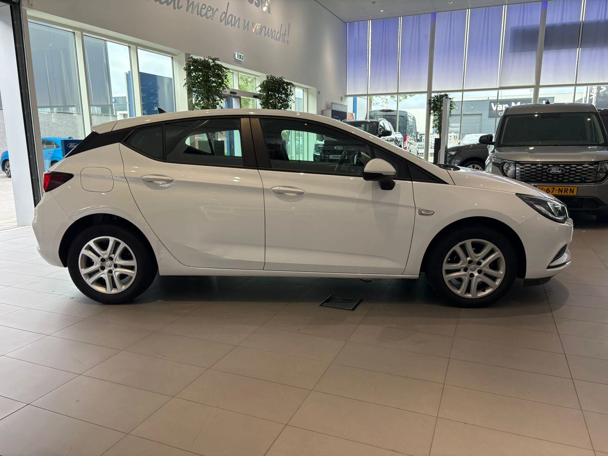 Opel-Astra-image-3