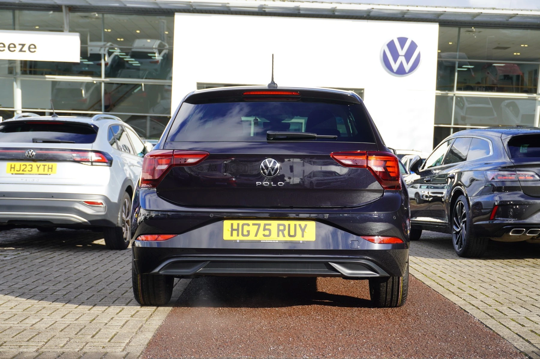 Volkswagen-Polo-image-12