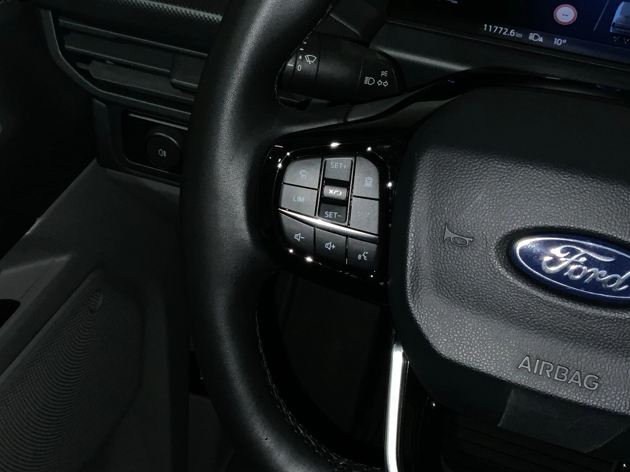 Ford-Transit Custom-image-16