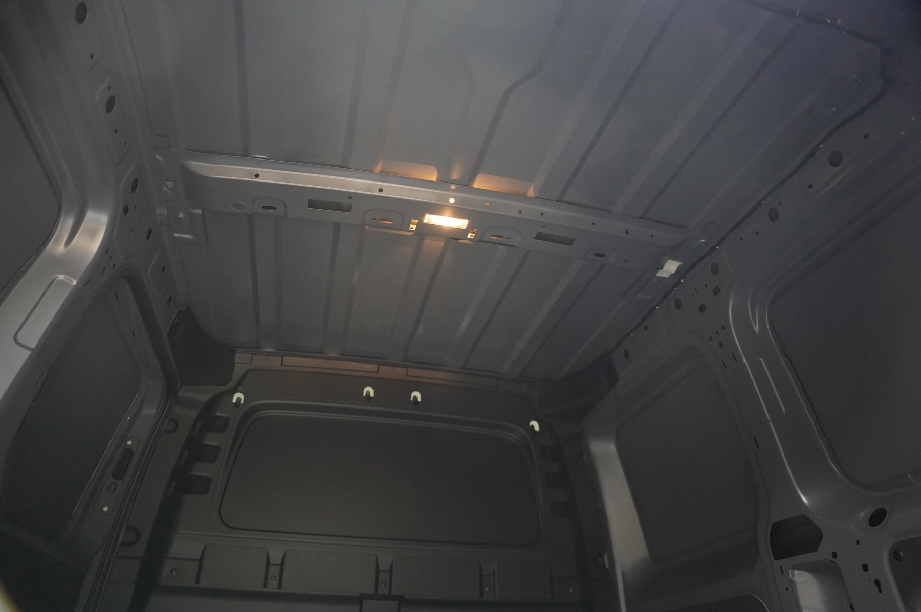 Volkswagen-Caddy-image-12