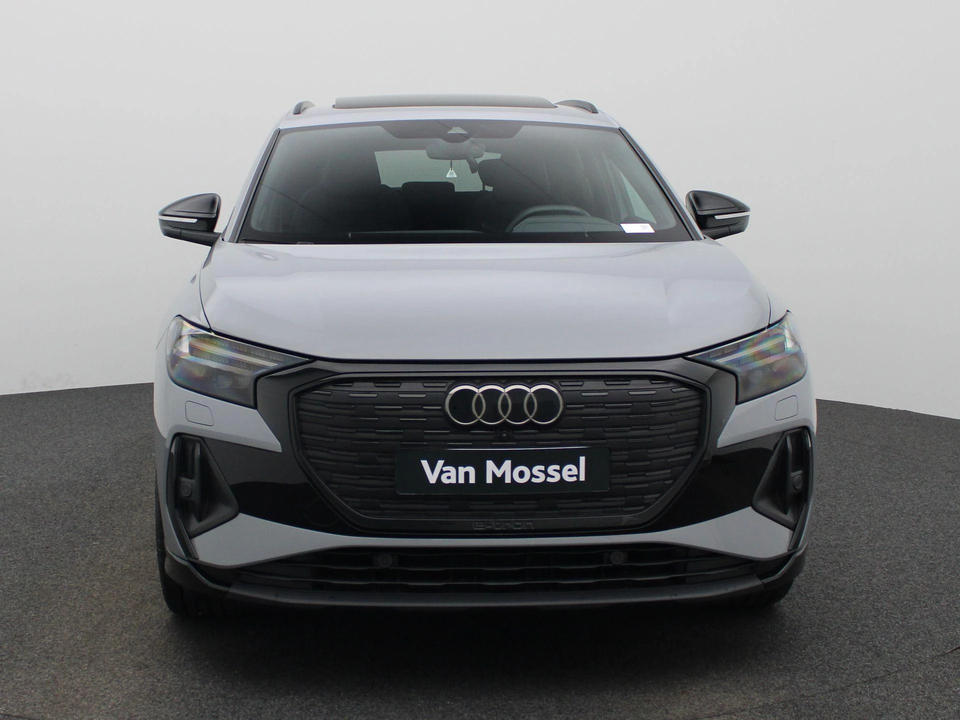 Audi-Q4 e-tron-image-1